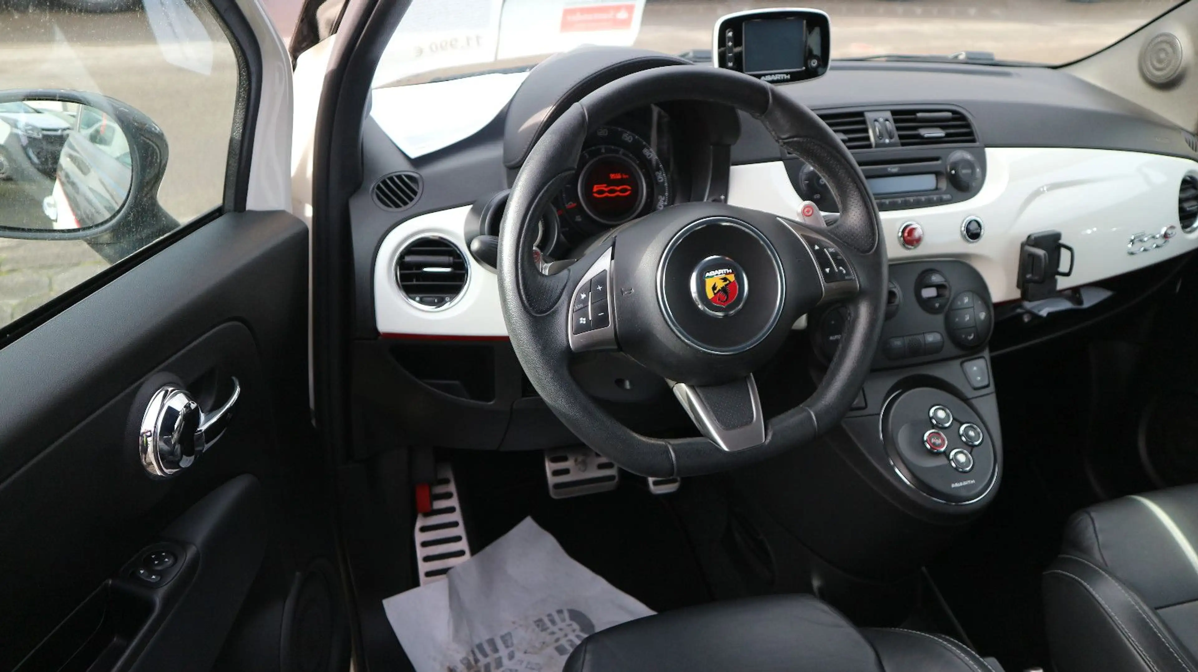 Abarth 500 Cabrio Basis Abarth Umbau Leder/Auto./Navi. — photo 9