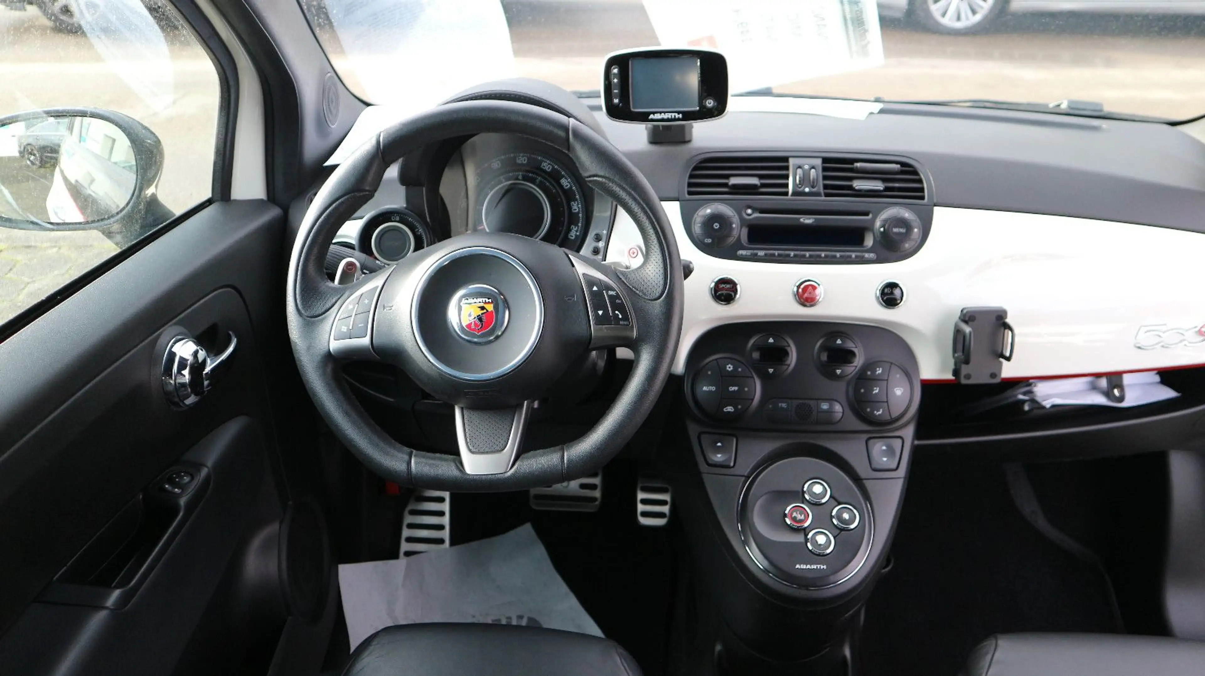 Abarth 500 Cabrio Basis Abarth Umbau Leder/Auto./Navi. — photo 10