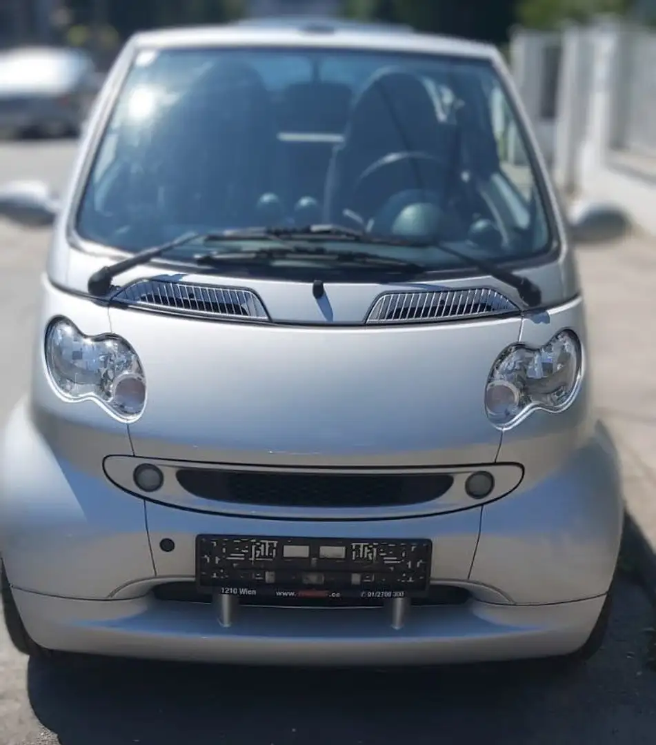smart forTwo fortwo Cabrio BRABUS Silber - 2