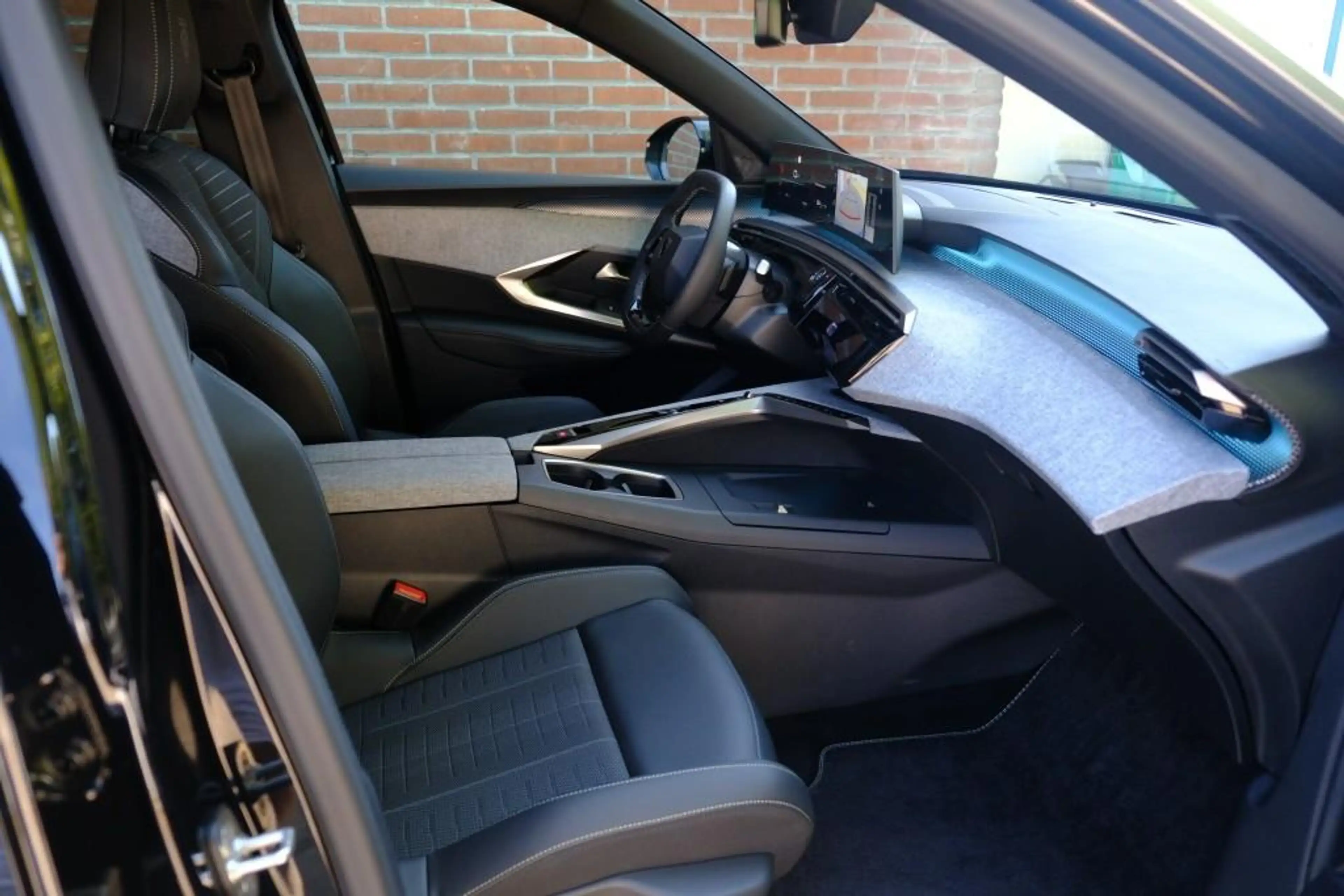 Peugeot 3008 1.2 Hybrid 145pk e-DCS6 GT | Navi | App Connect | — photo 4