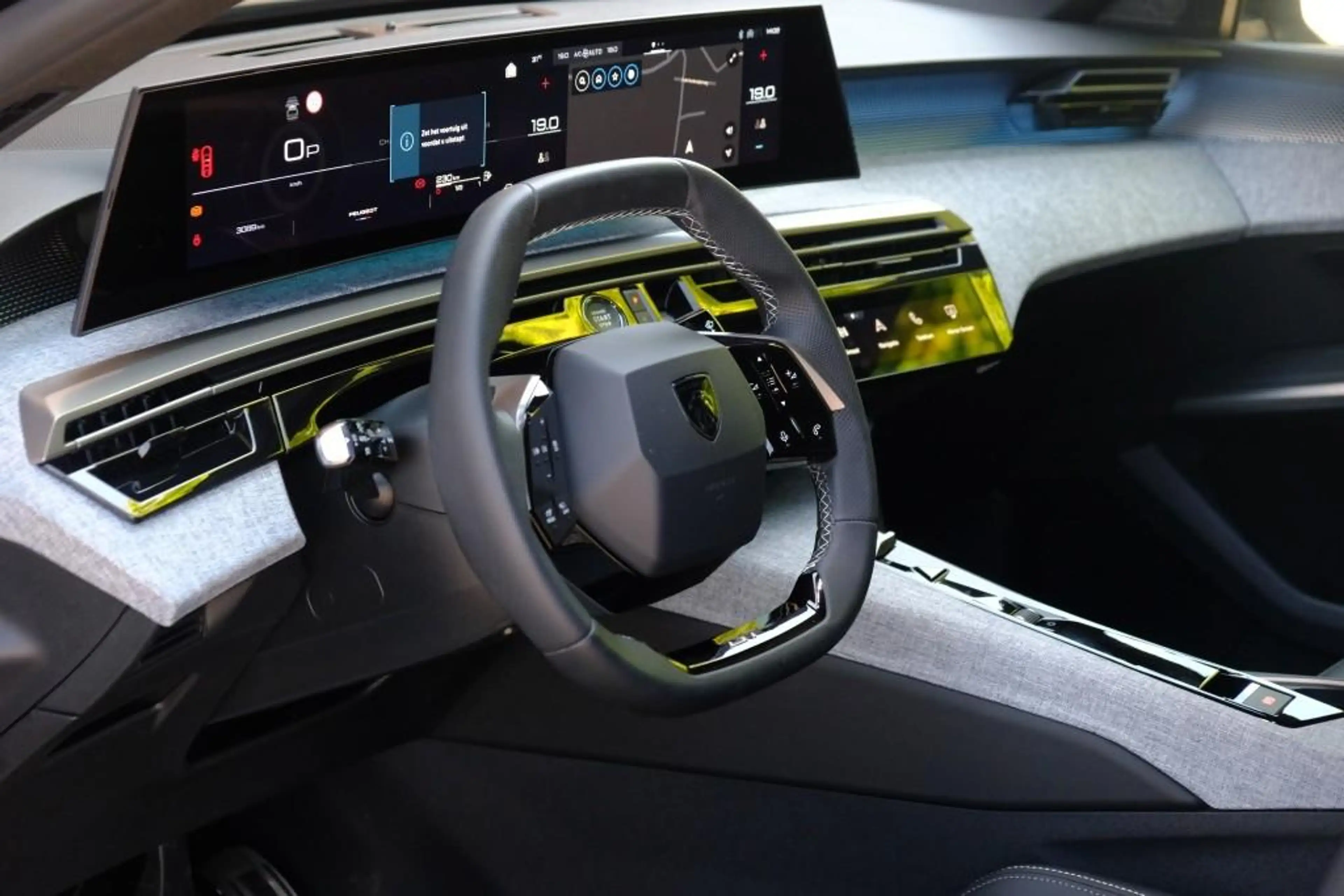 Peugeot 3008 1.2 Hybrid 145pk e-DCS6 GT | Navi | App Connect | — photo 8