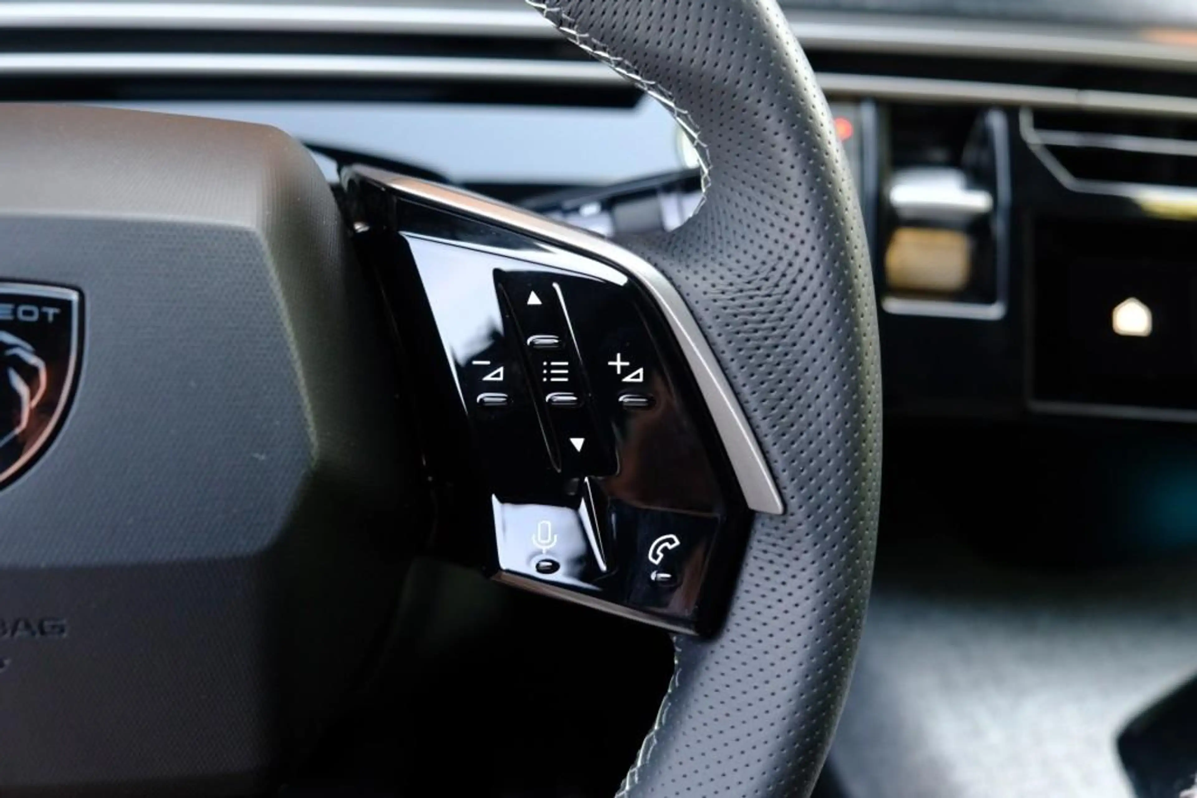 Peugeot 3008 1.2 Hybrid 145pk e-DCS6 GT | Navi | App Connect | — photo 9