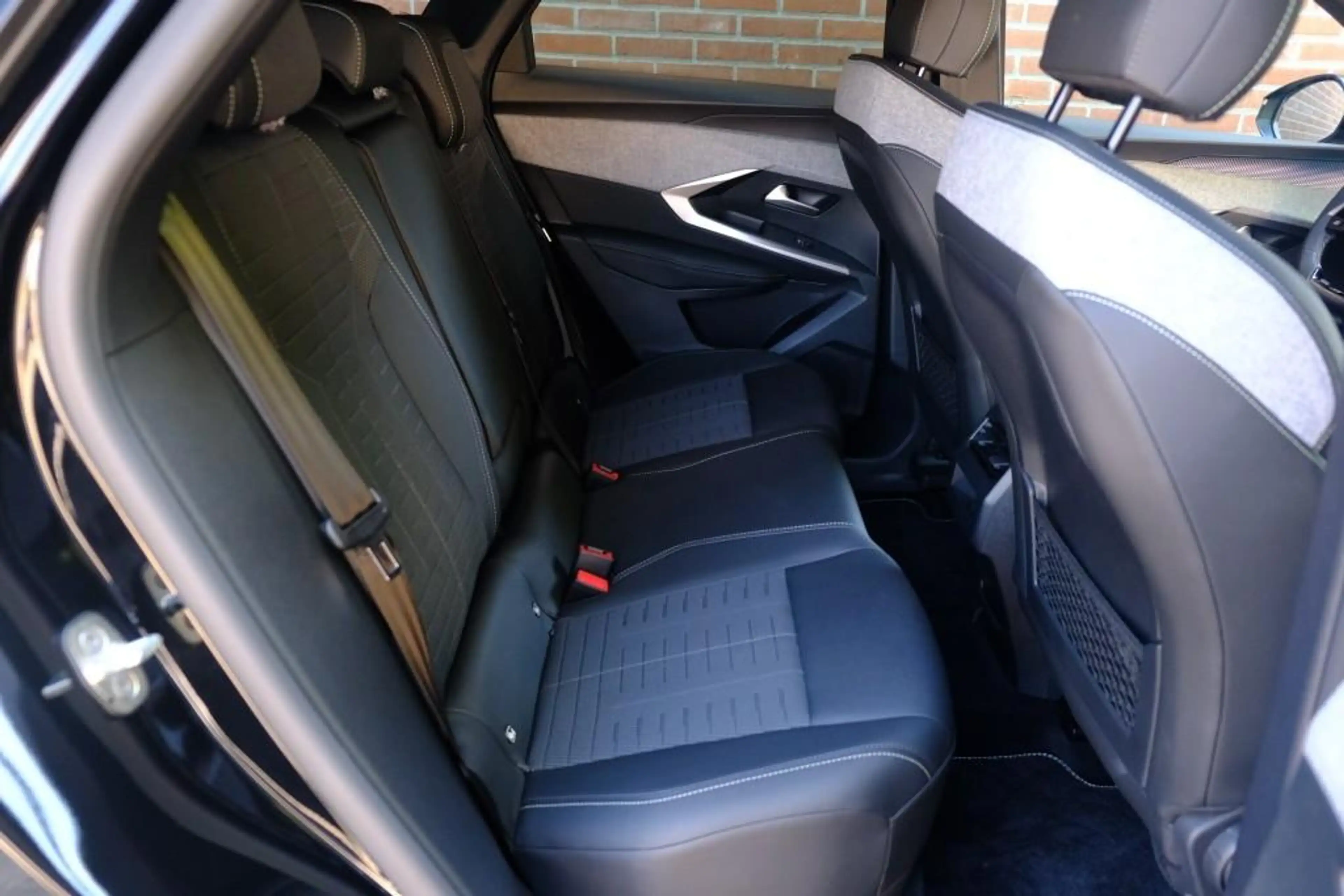 Peugeot 3008 1.2 Hybrid 145pk e-DCS6 GT | Navi | App Connect | — photo 3