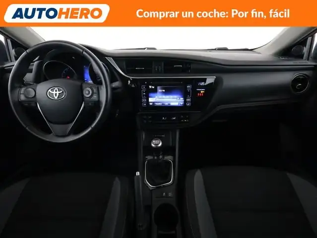 Toyota Auris view 13