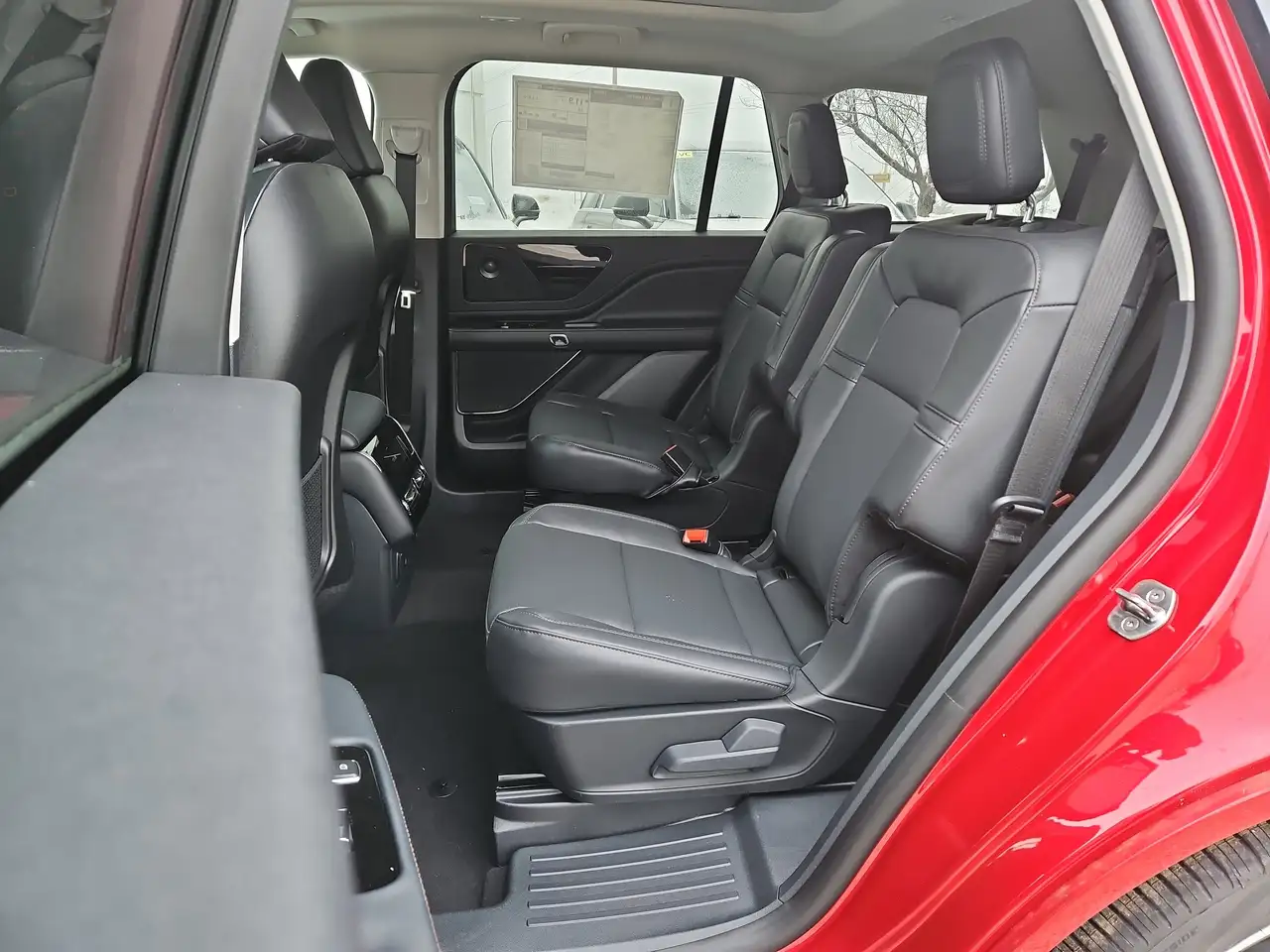 Lincoln Aviator снимка Lincoln Aviator