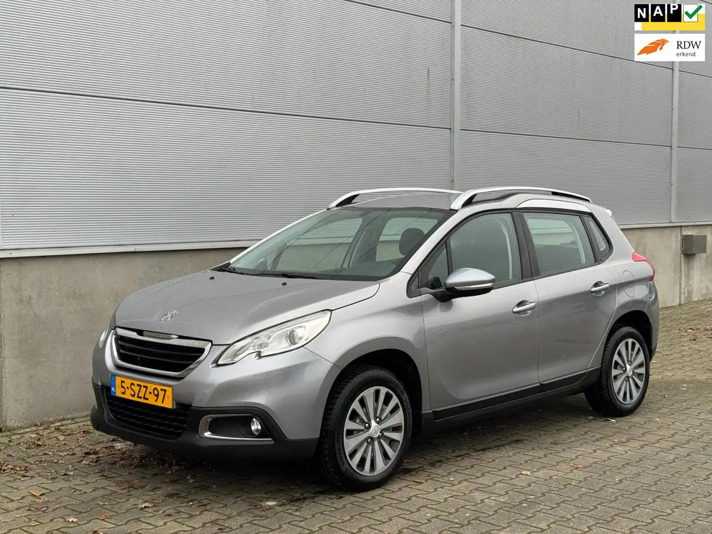 Peugeot 2008 1.2 VTi Active AUTOMAAT AIRCO|CRUISE|TREKH|NAP| Grau - 1