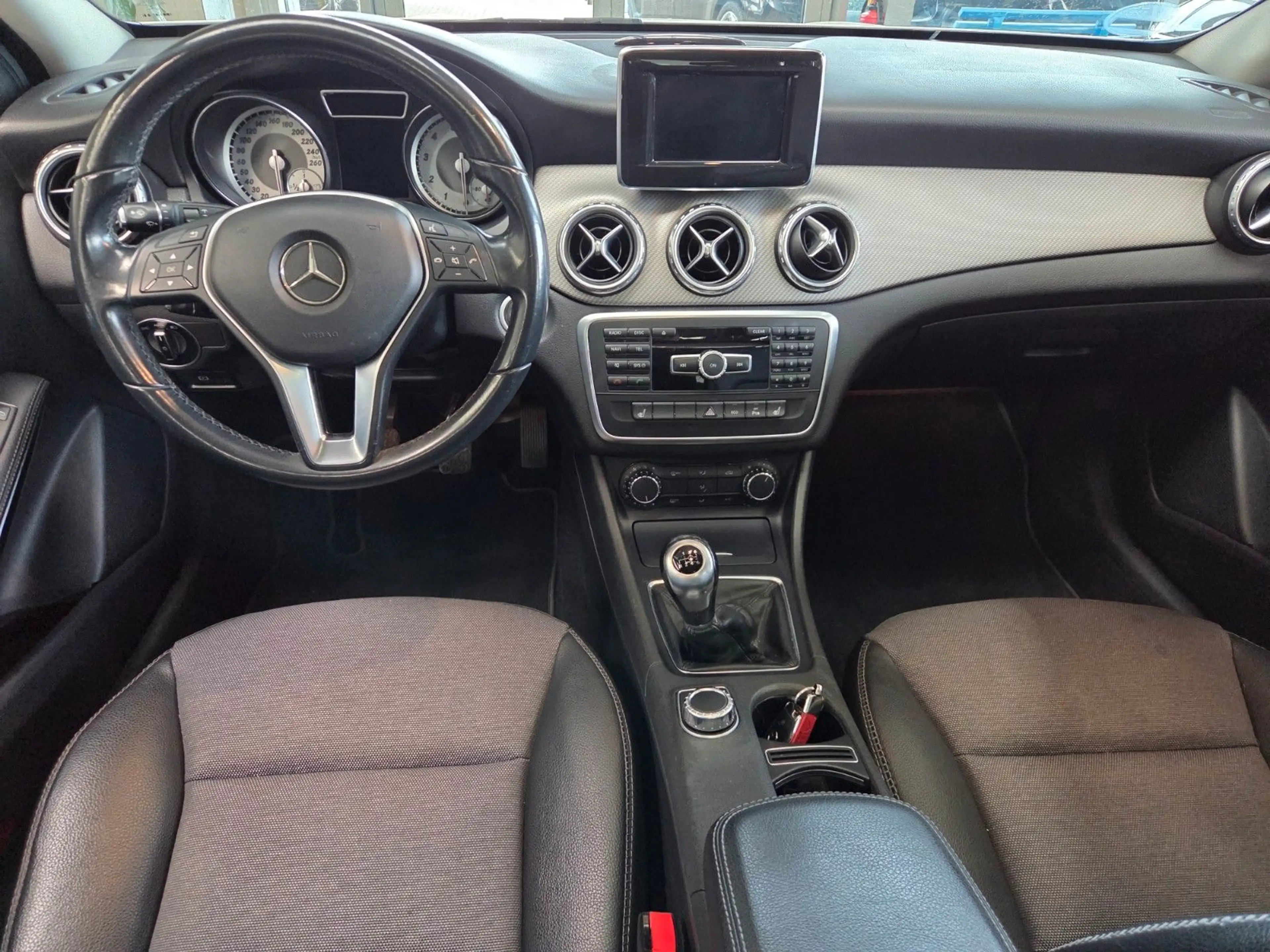 Mercedes-Benz GLA 200 GLA GLA 200 — photo 13