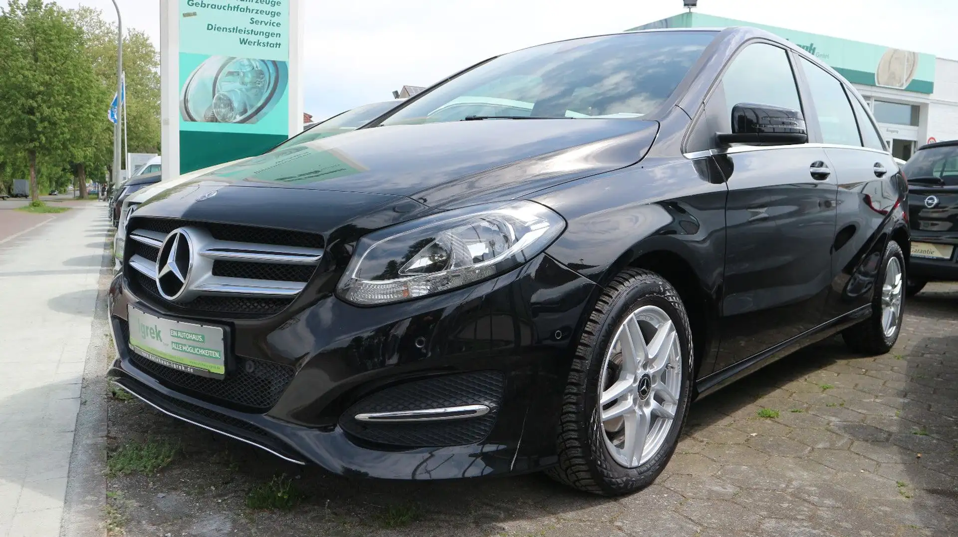Mercedes-Benz B 180 CDI / d LED/|Navi/Park/Shz/AHK. Schwarz - 1