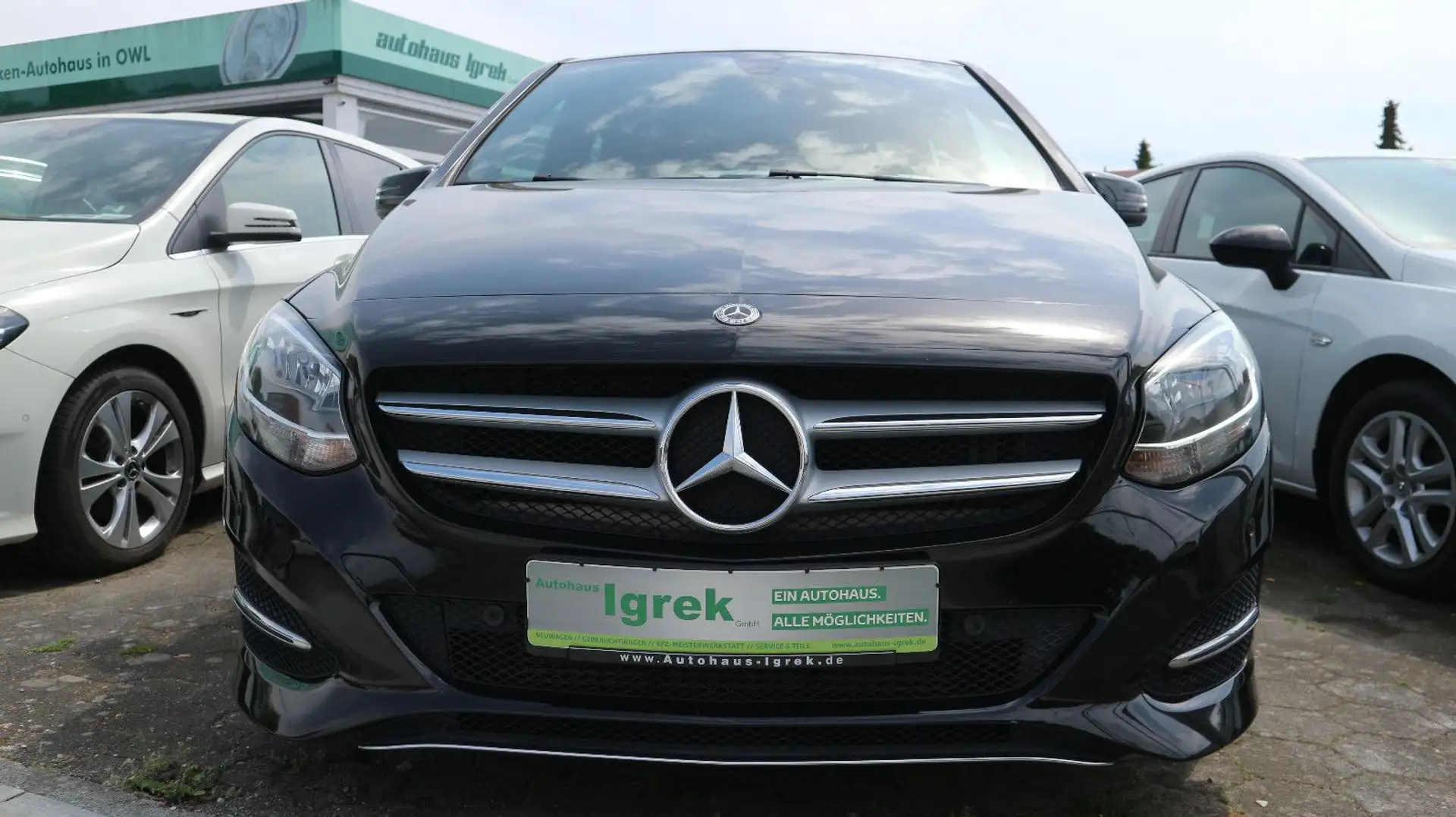 Mercedes-Benz B 180 CDI / d LED/|Navi/Park/Shz/AHK. Schwarz - 2