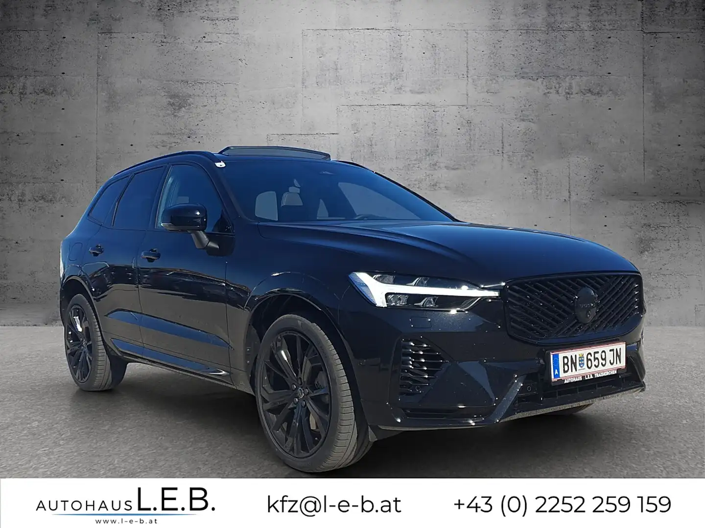 Volvo XC60 T6 Twin Engine AWD PHEV Ultra Black Edition Schwarz - 2
