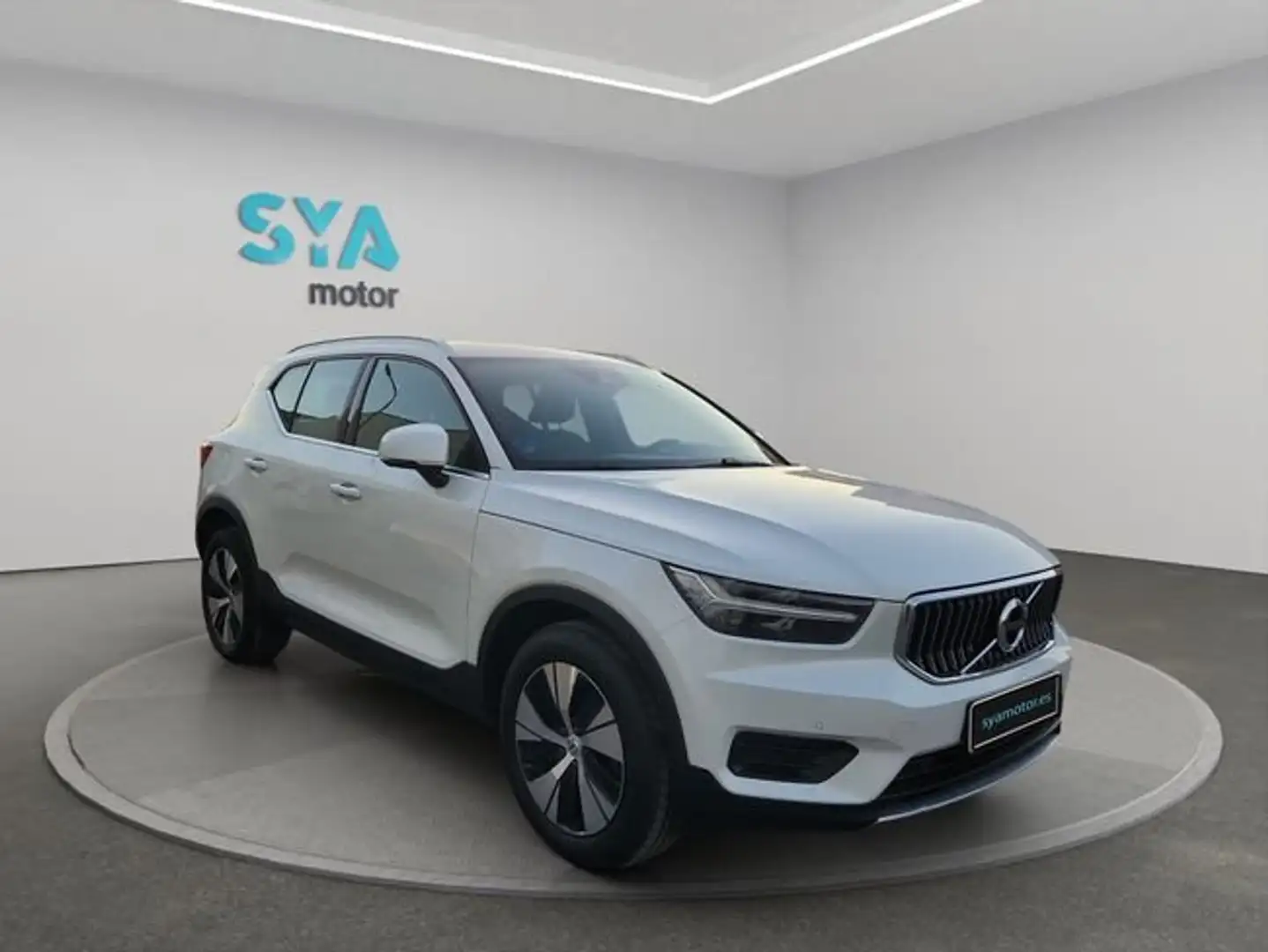 Volvo XC40 1.5 T4 Twin Recharge Inscription Auto Blanc - 1