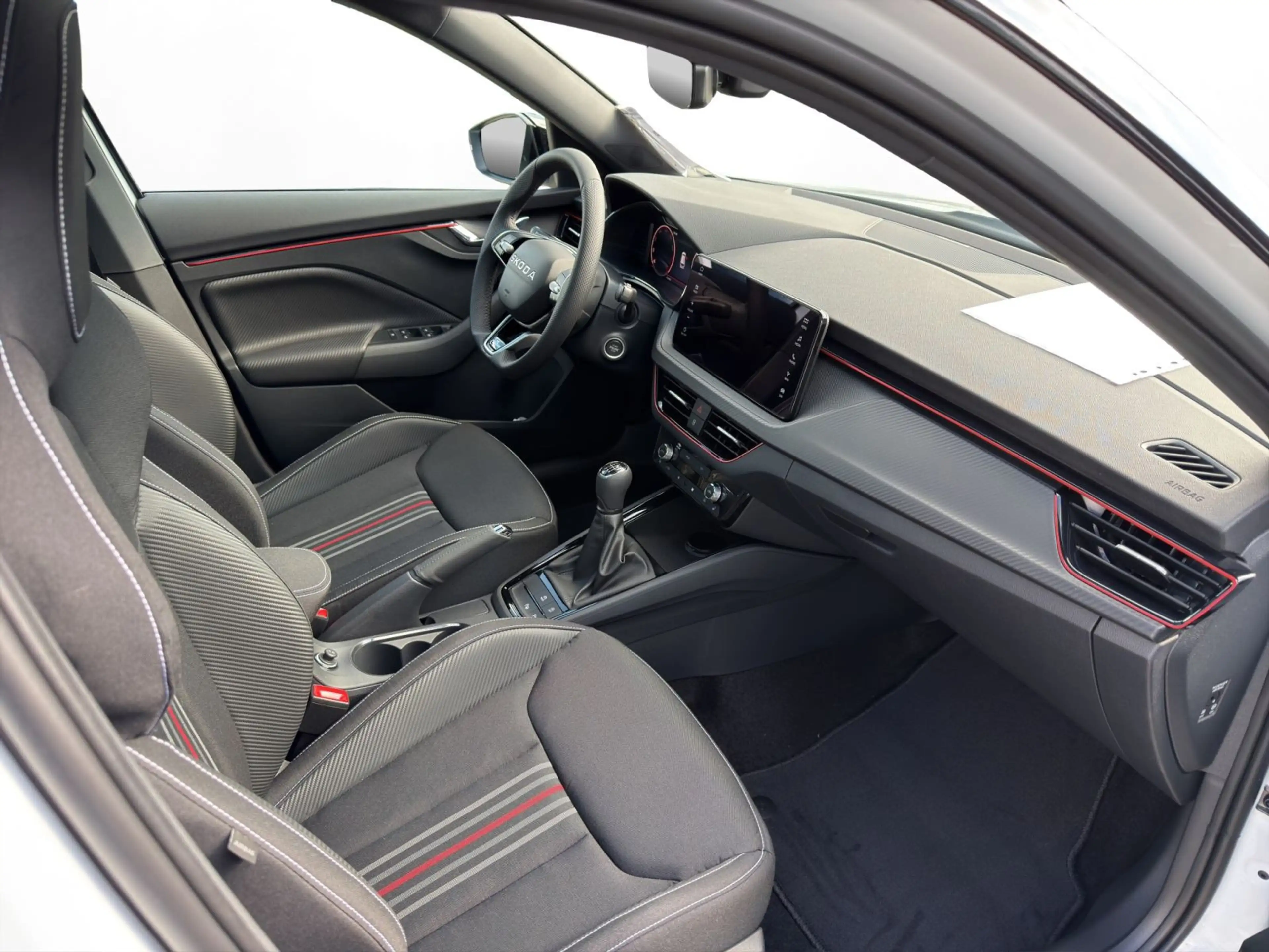 Skoda Kamiq 1.5 TSI Monte Carlo OPF — photo 8