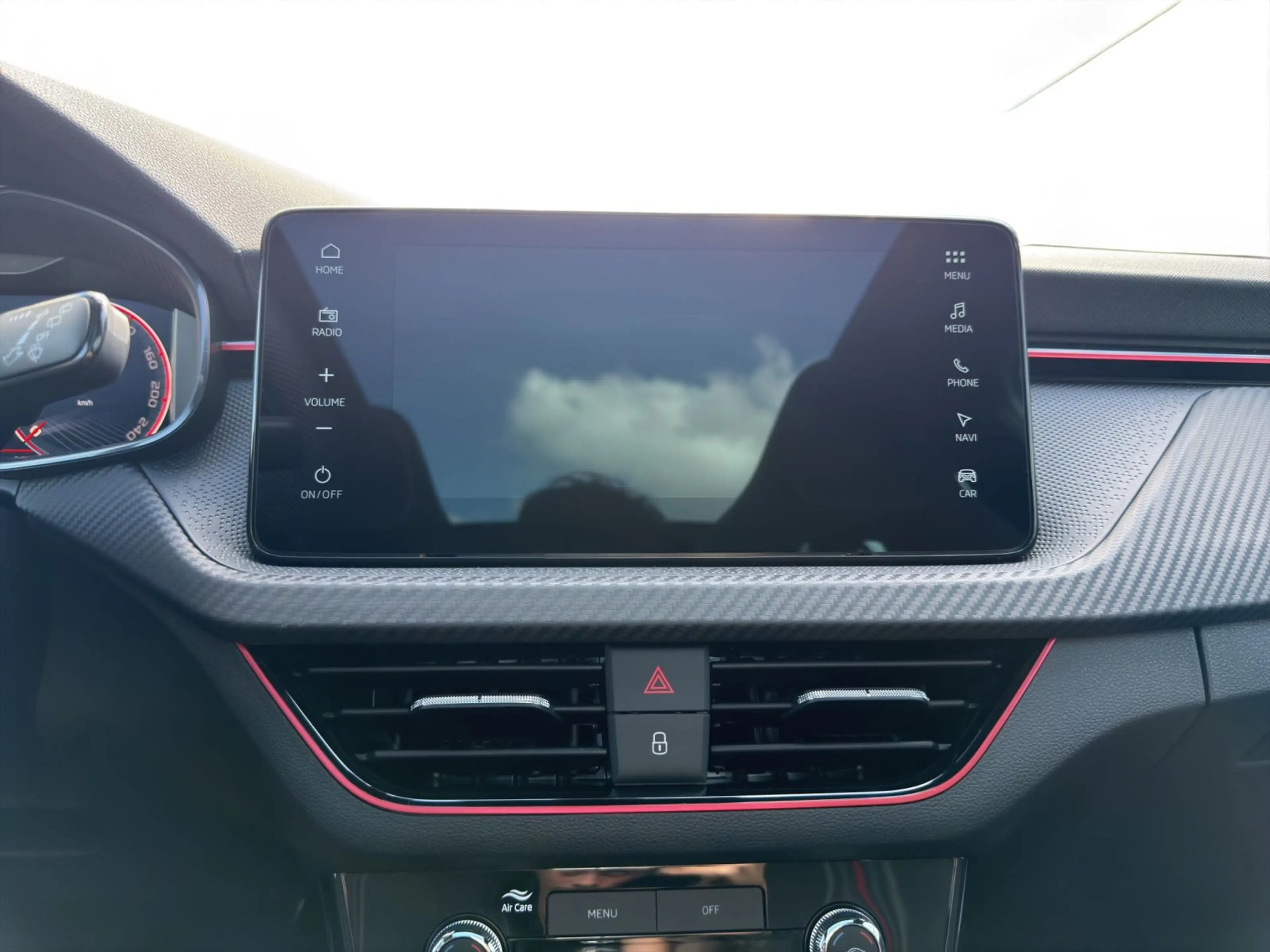 Skoda Kamiq 1.5 TSI Monte Carlo OPF — photo 13
