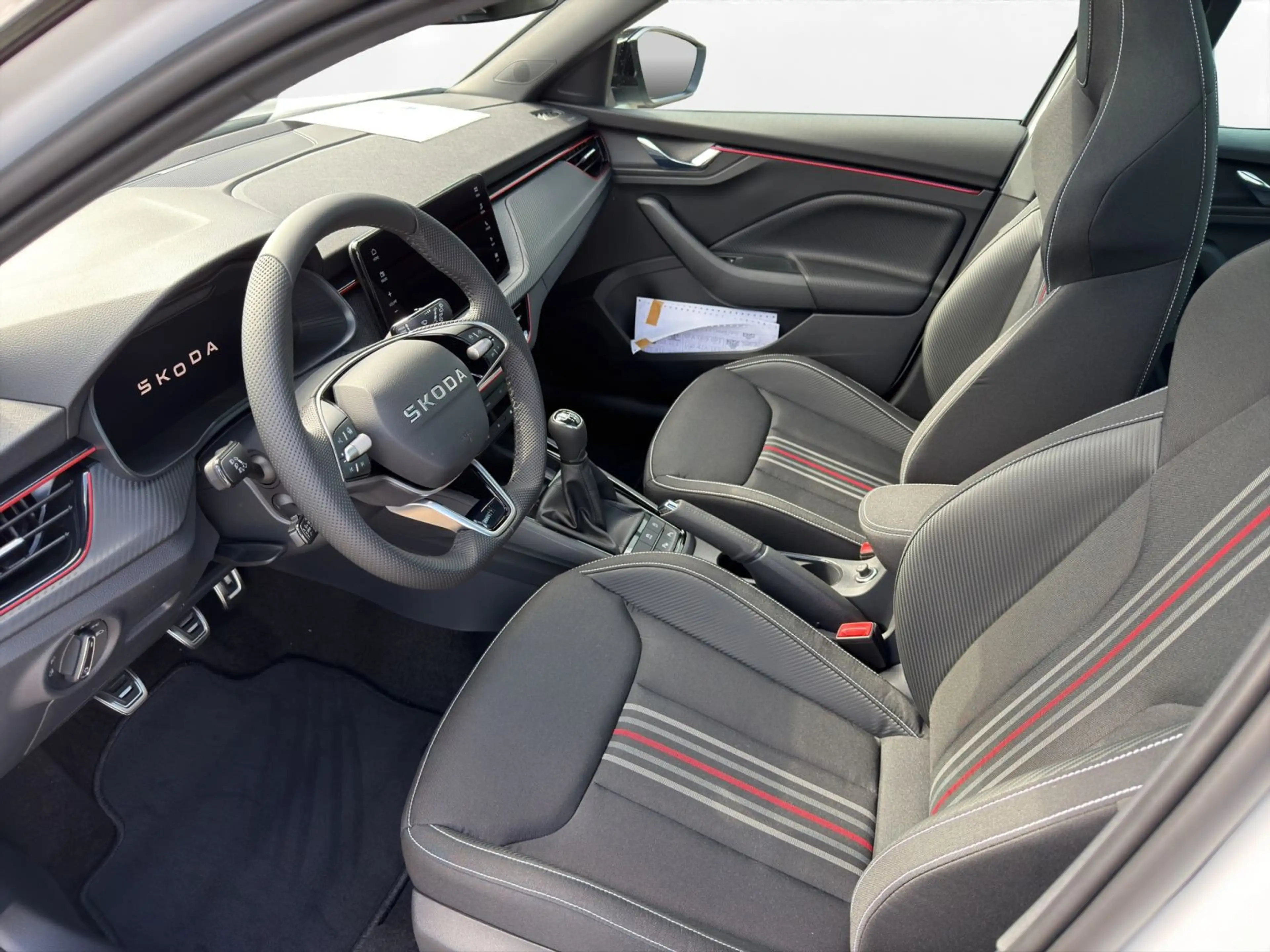 Skoda Kamiq 1.5 TSI Monte Carlo OPF — photo 7