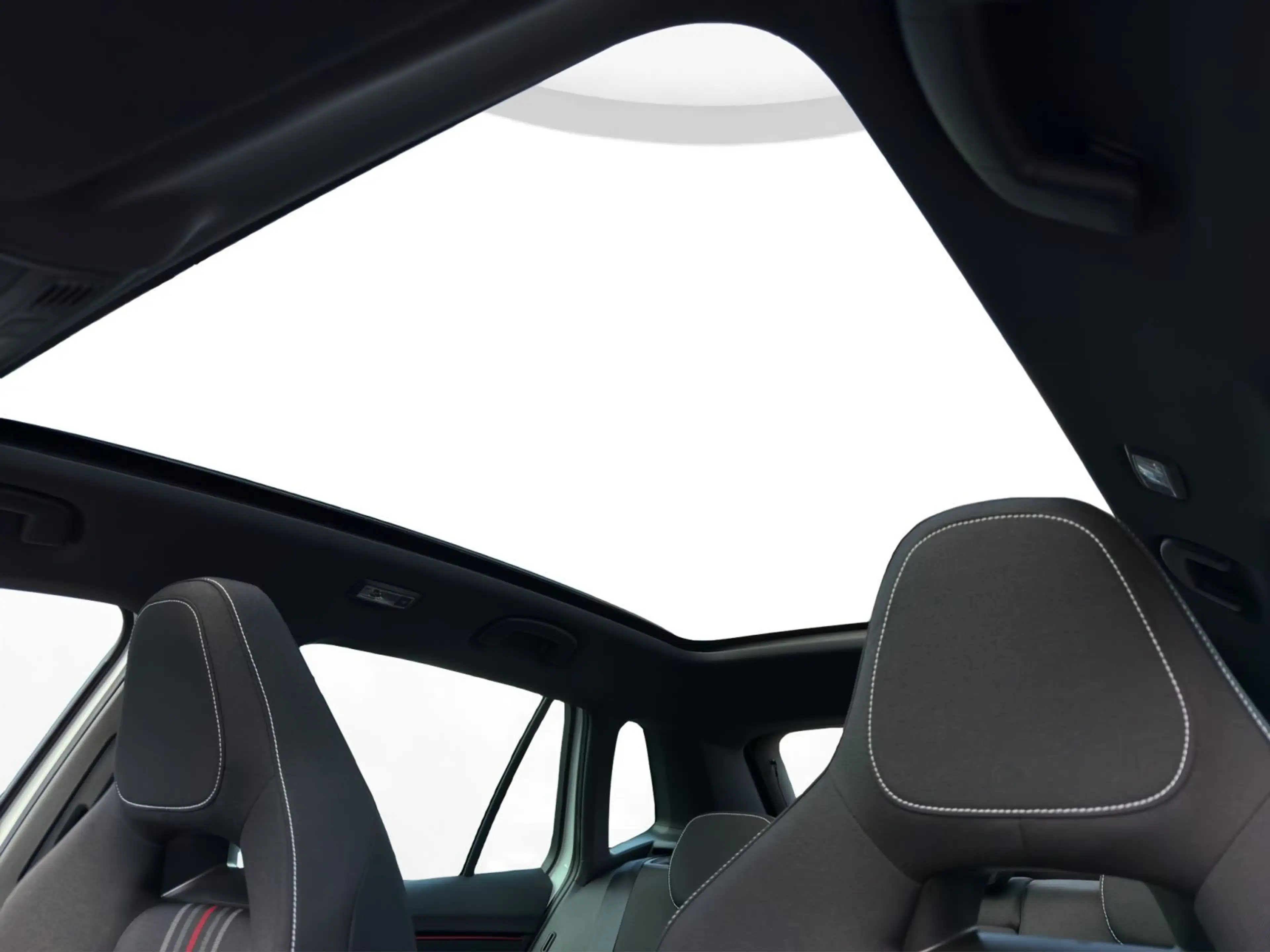 Skoda Kamiq 1.5 TSI Monte Carlo OPF — photo 9