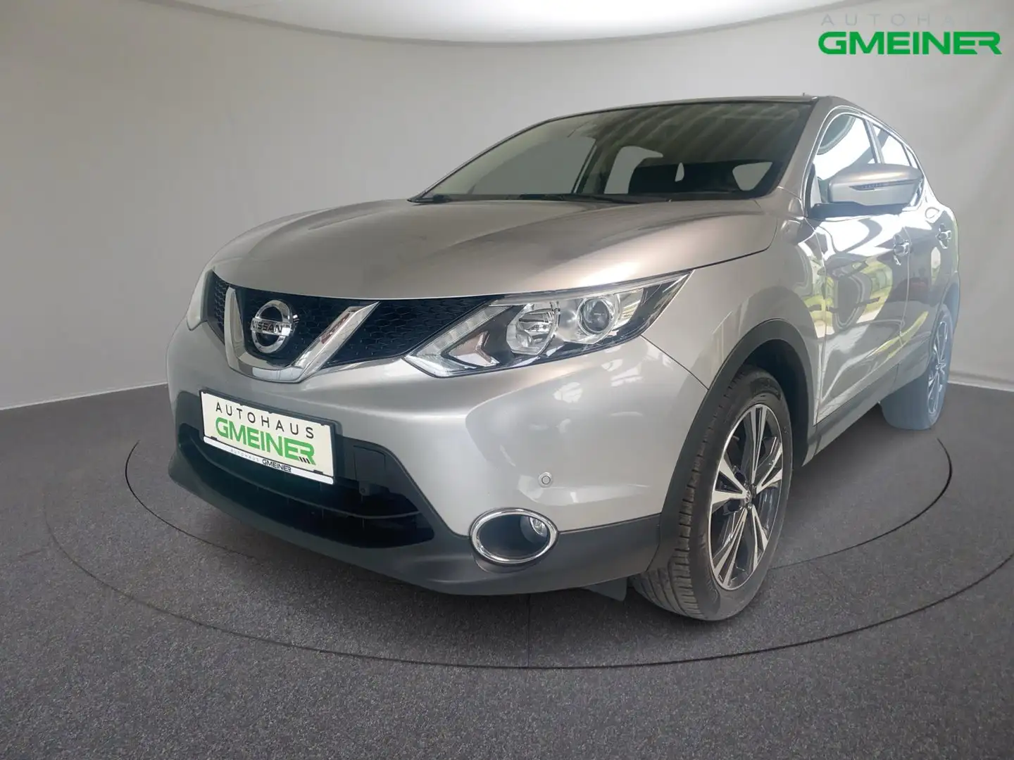 Nissan Qashqai 1,6 dCi N-Connecta ALL-MODE 4x4i Silber - 1