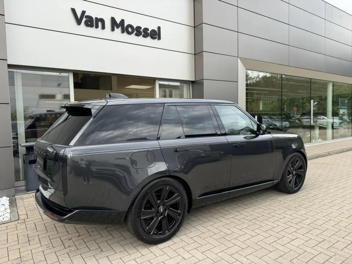 Land Rover Range Rover SWB P460e HSE AWD Auto. 25MY Grijs - 2