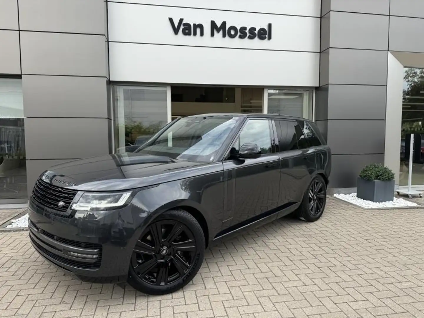 Land Rover Range Rover SWB P460e HSE AWD Auto. 25MY Grijs - 1