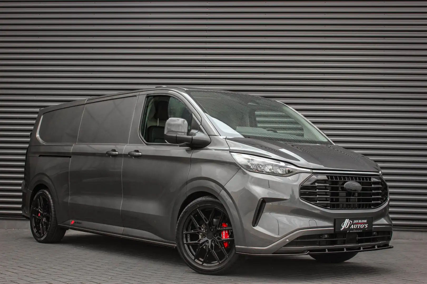 Ford Transit Custom 320 2.0 TDCI L2H1 Limited 170PK JB- EDITION / DRIV Grijs - 2