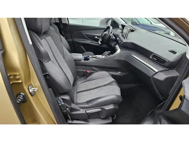 Peugeot 3008 view 16