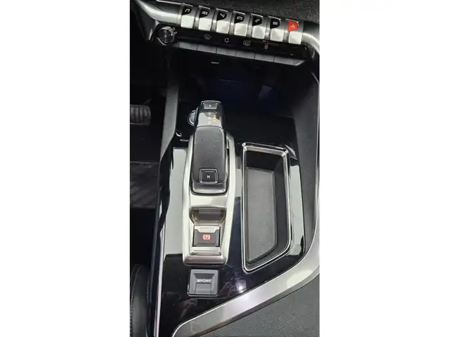 Peugeot 3008 view 8