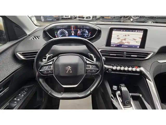 Peugeot 3008 view 4