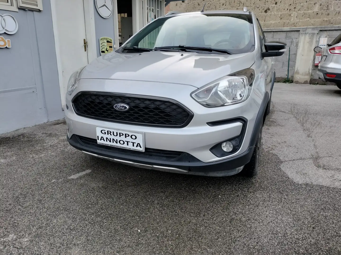 Ford Ka/Ka+ 1.2 85 C.V. VERSIONE ACTIVE KM 94613 UNICO PROPR Grigio - 1