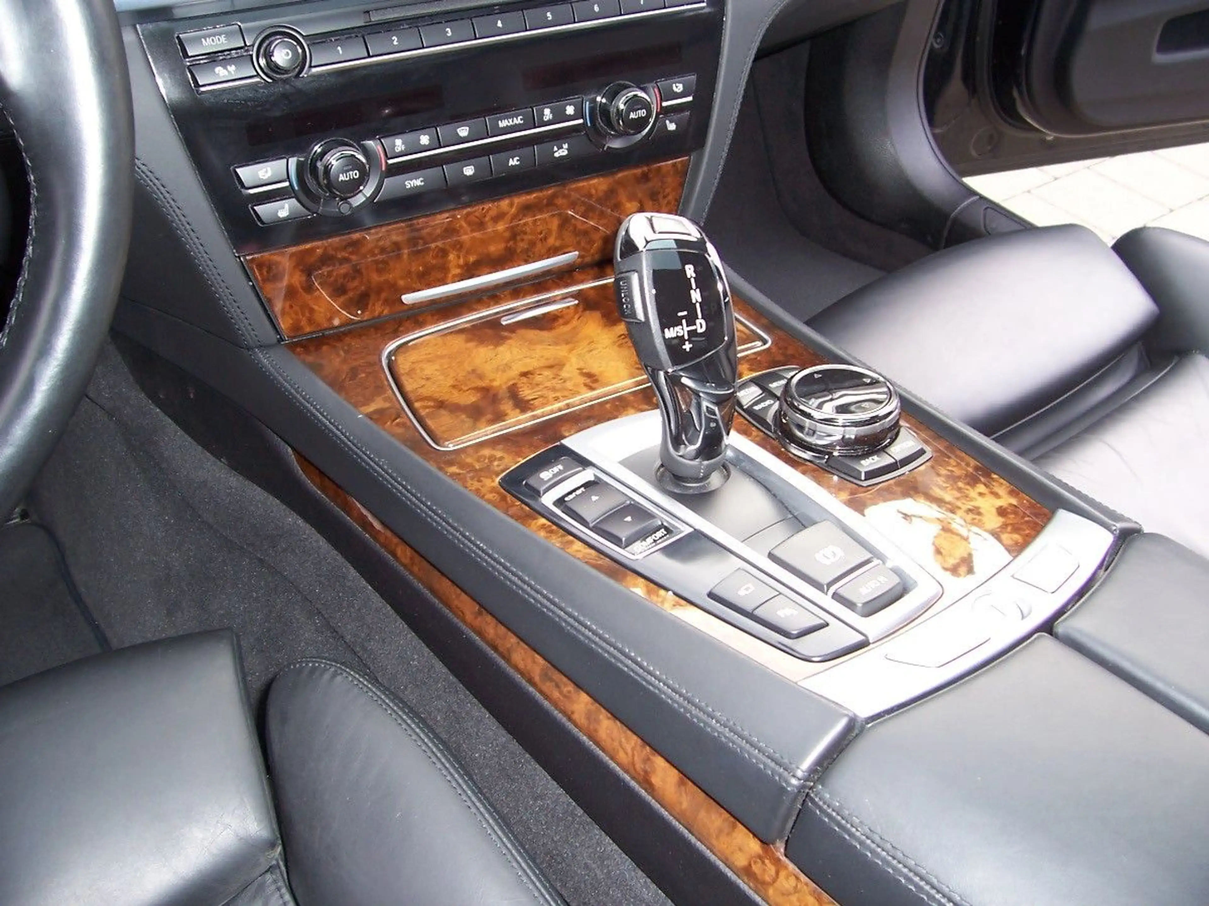BMW 760 i M Sportpaket Massage/B&O/Soft/ESSD/21"/LED — photo 14