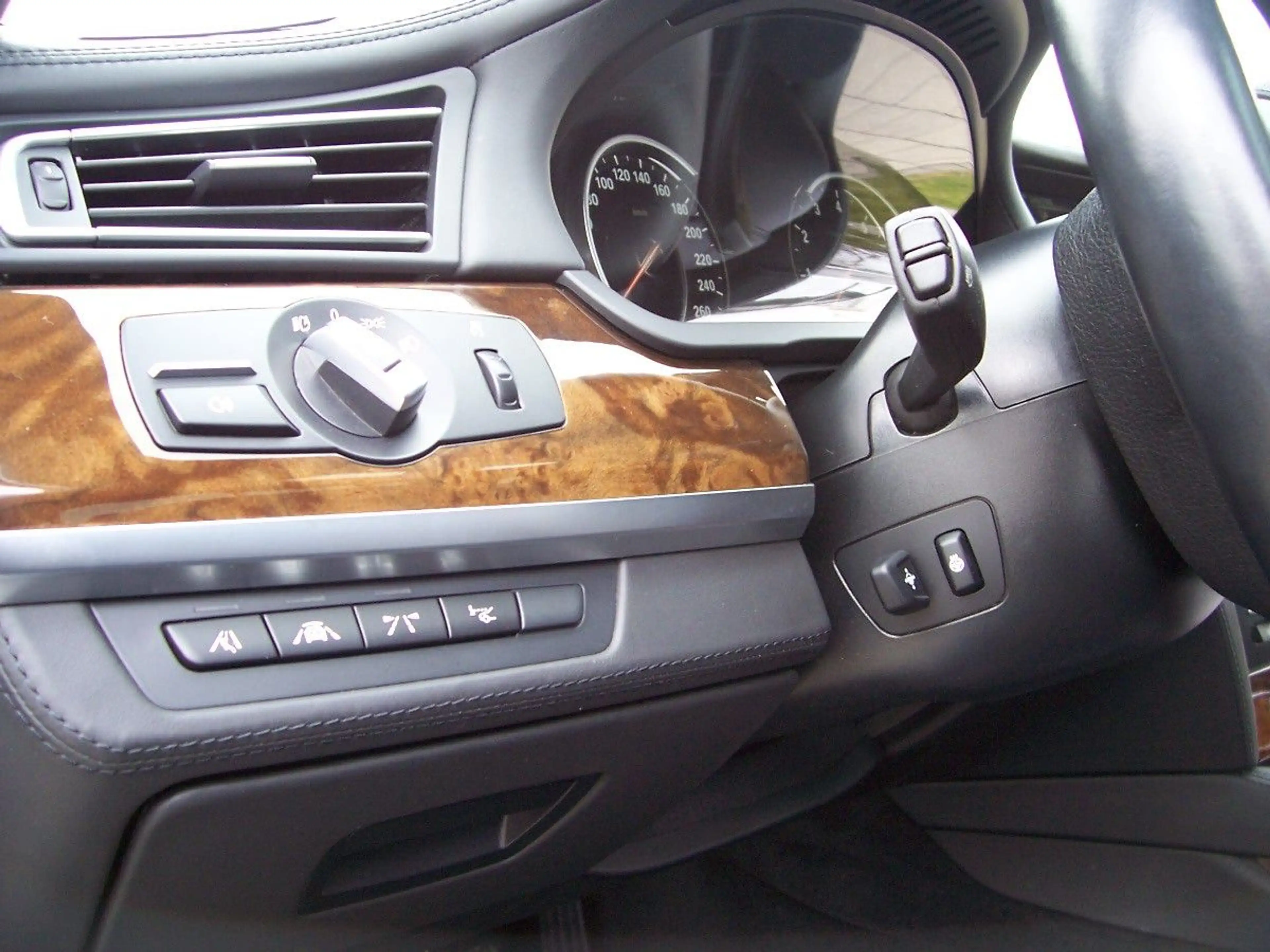 BMW 760 i M Sportpaket Massage/B&O/Soft/ESSD/21"/LED — photo 15