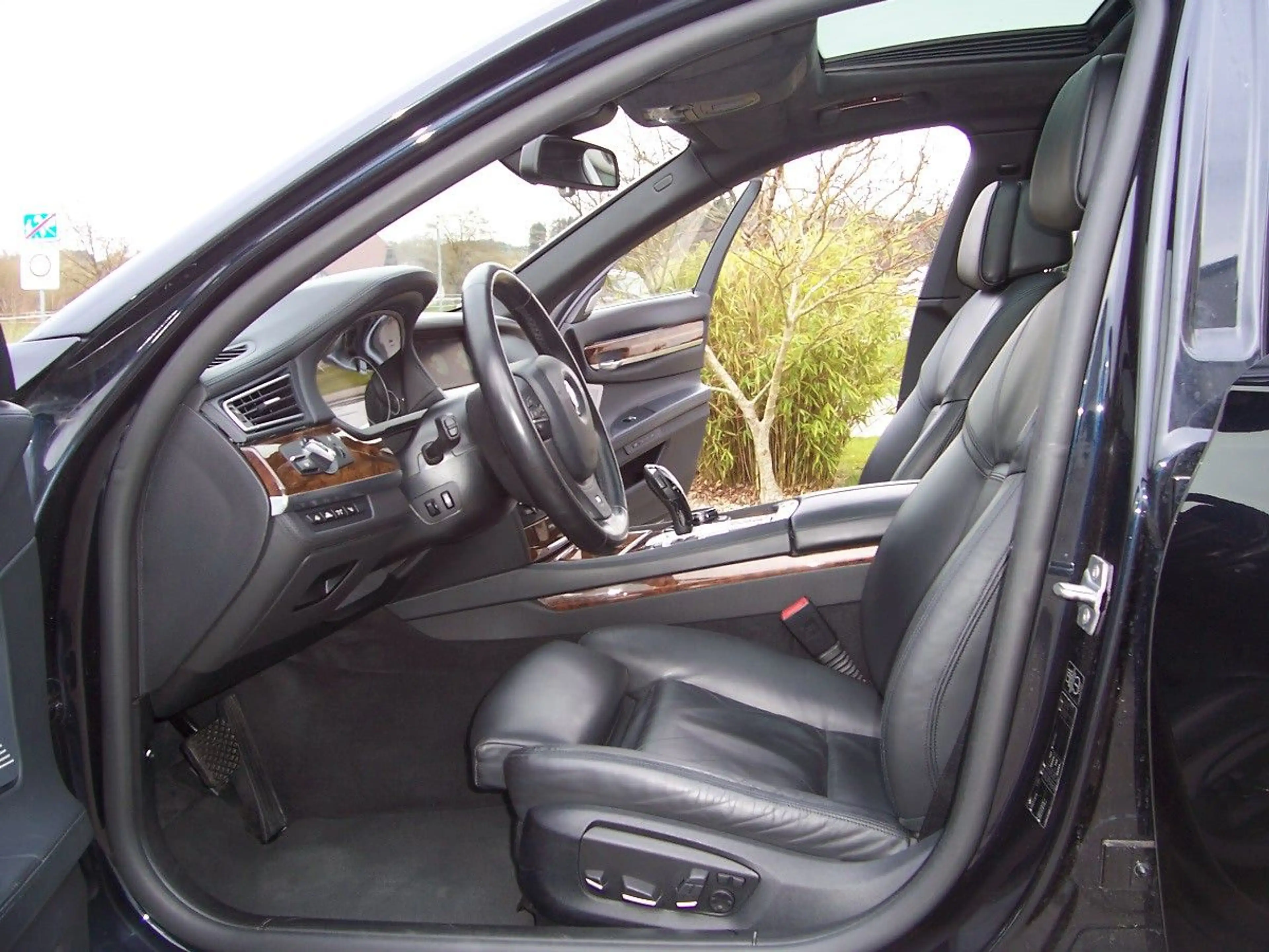 BMW 760 i M Sportpaket Massage/B&O/Soft/ESSD/21"/LED — photo 9