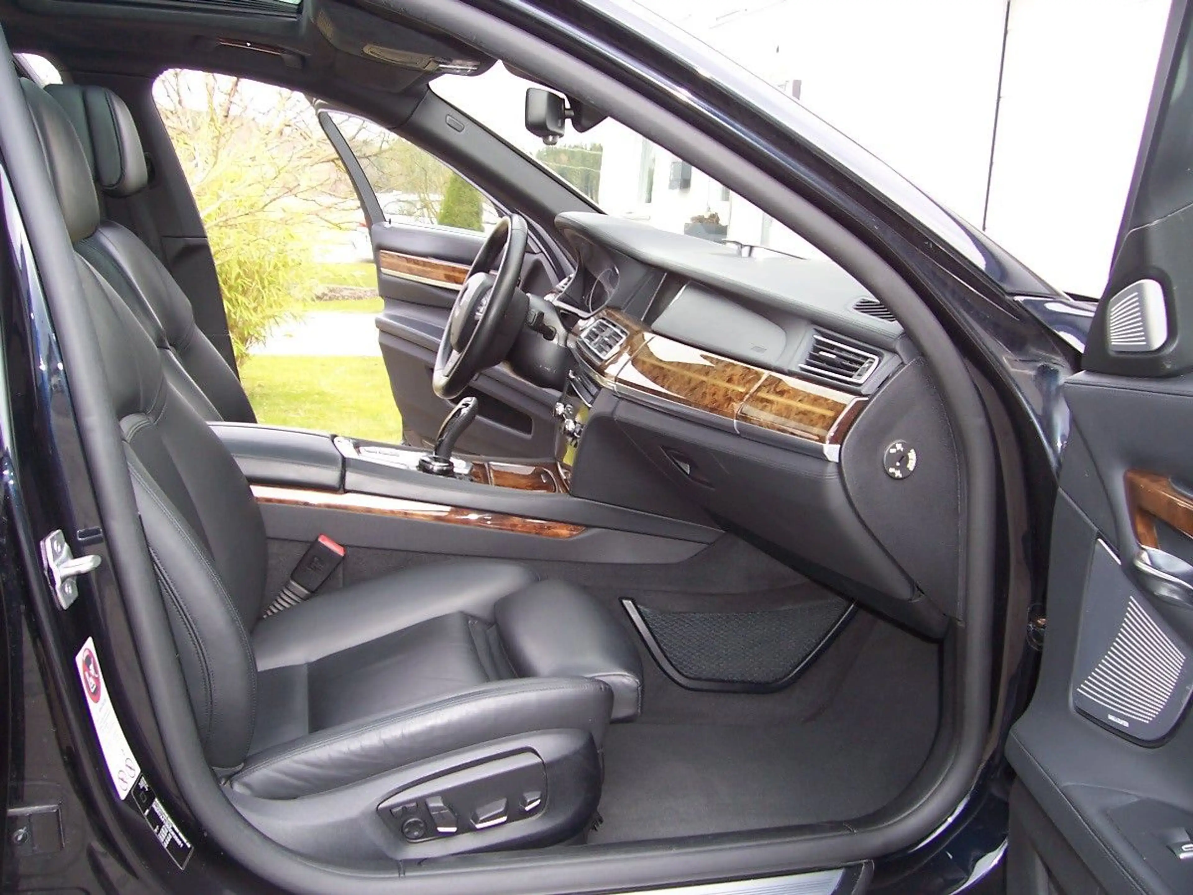 BMW 760 i M Sportpaket Massage/B&O/Soft/ESSD/21"/LED — photo 10