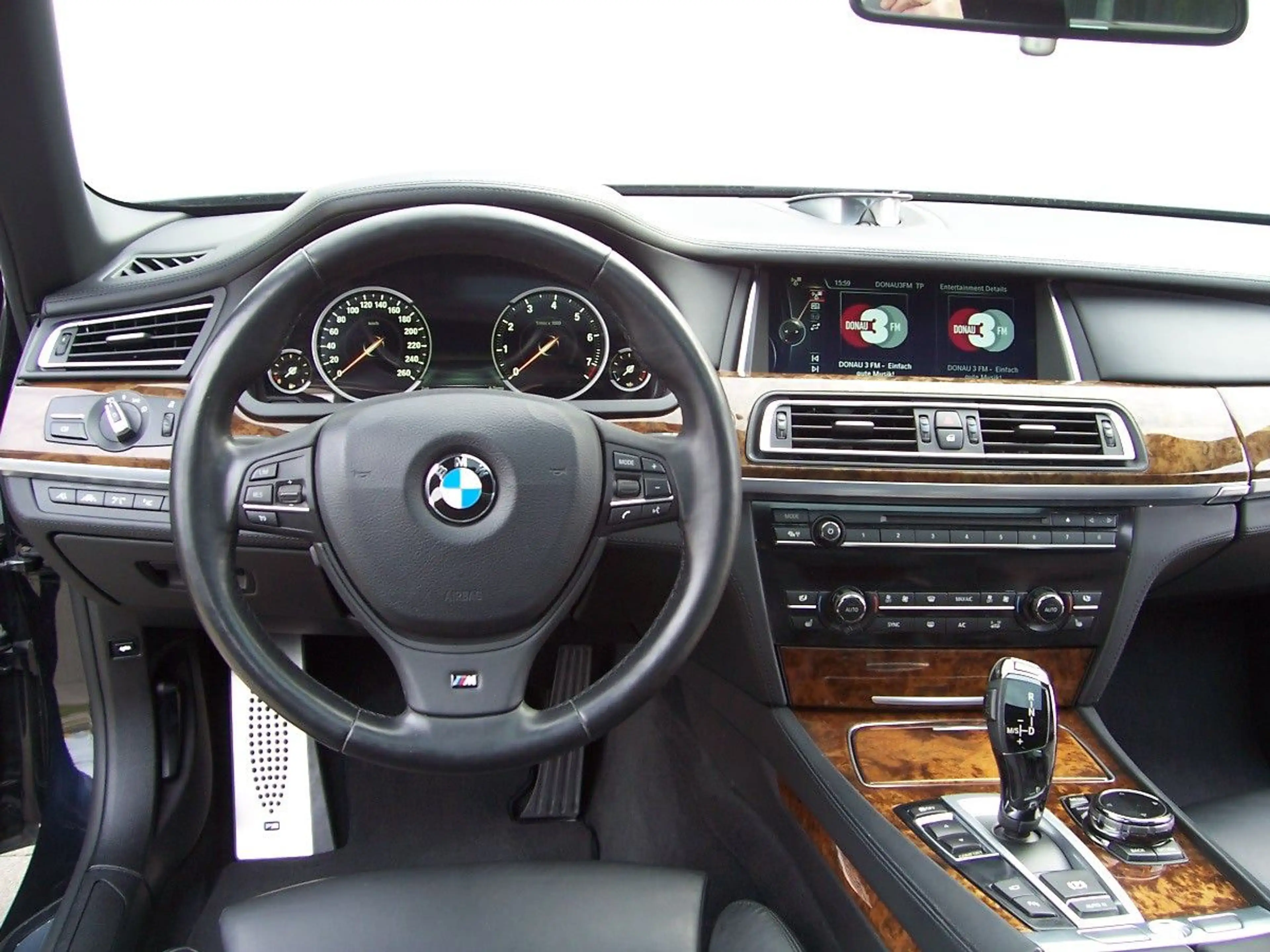 BMW 760 i M Sportpaket Massage/B&O/Soft/ESSD/21"/LED — photo 12
