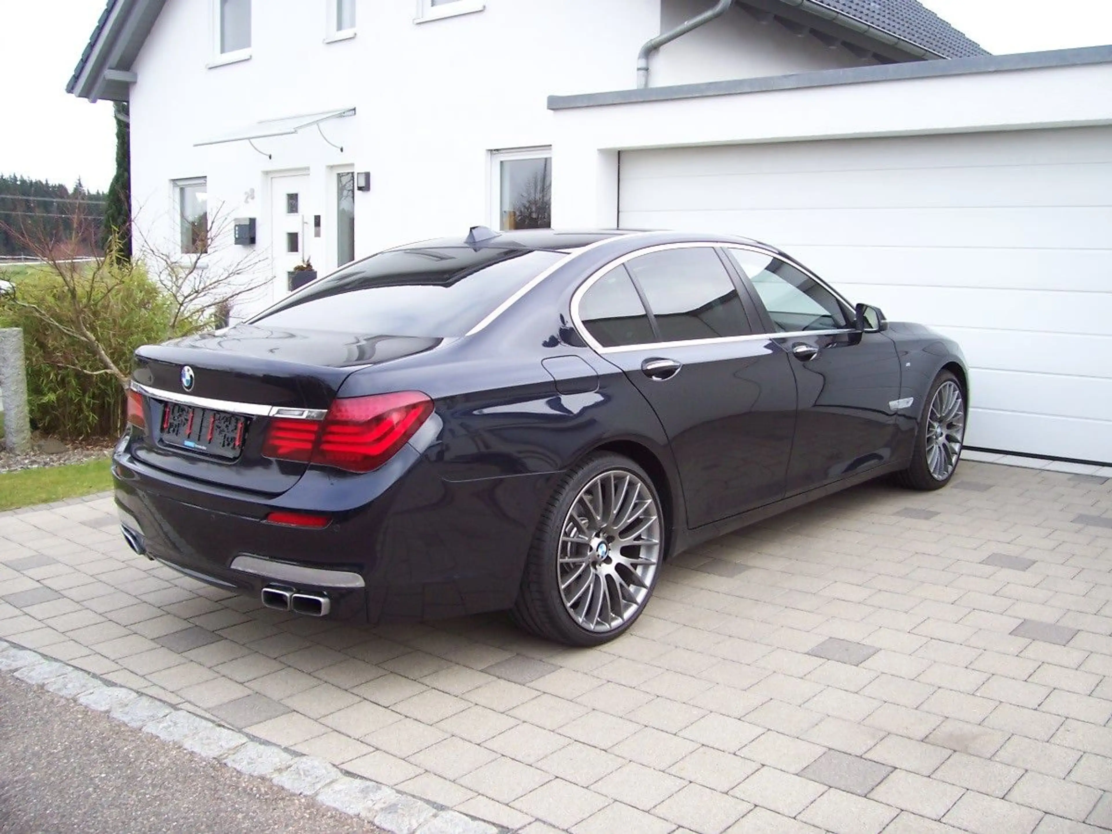 BMW 760 i M Sportpaket Massage/B&O/Soft/ESSD/21"/LED — photo 7