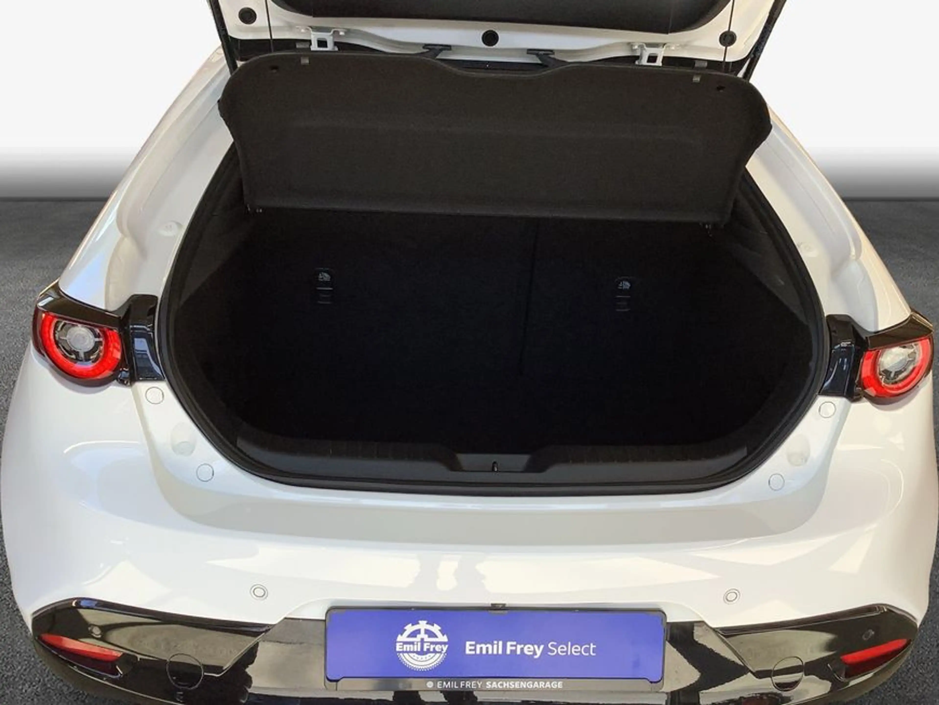 Mazda 3 e-SKYACTIV-G 2.0 M HYBRID SELECTION WKR — photo 8