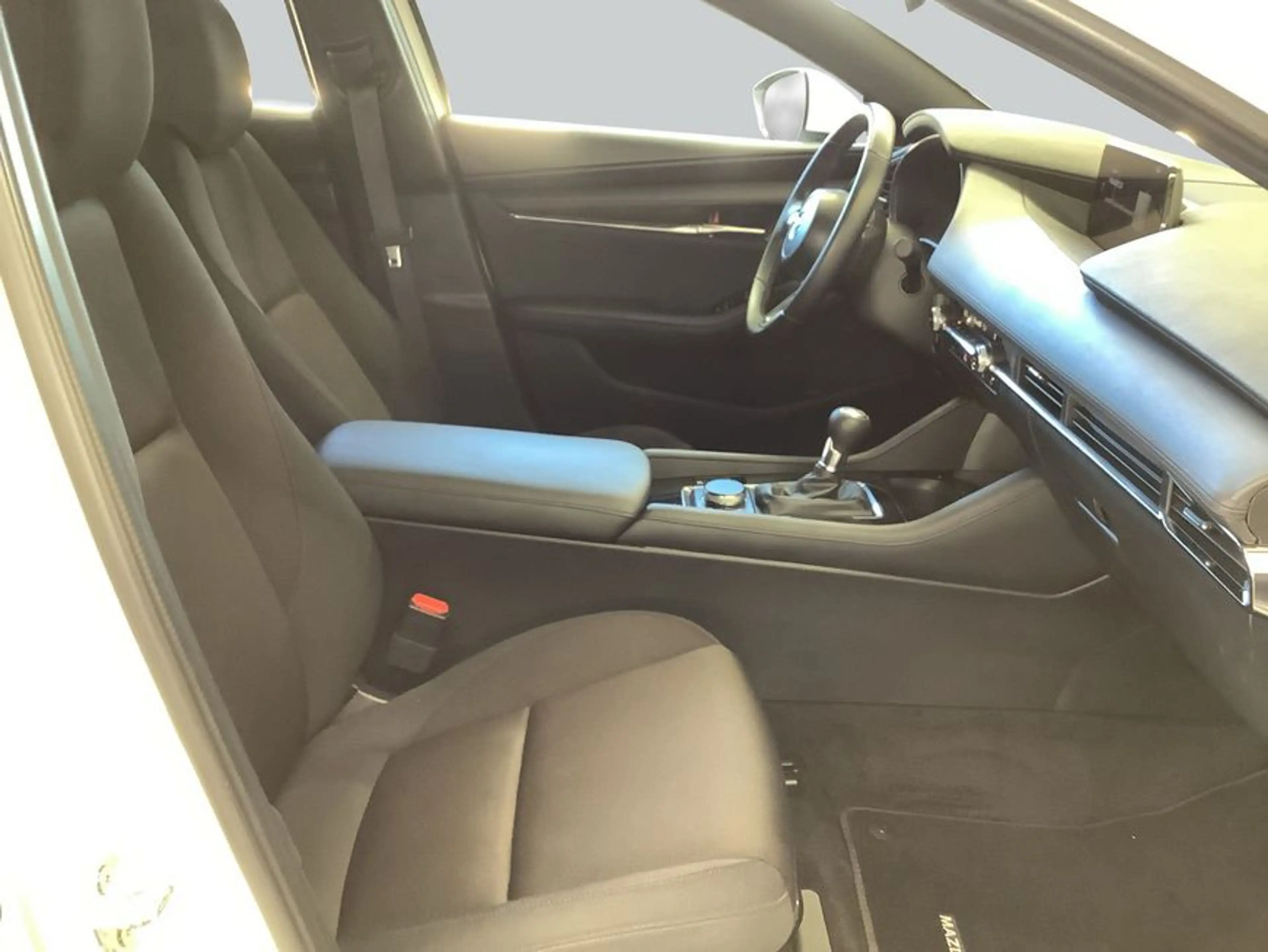 Mazda 3 e-SKYACTIV-G 2.0 M HYBRID SELECTION WKR — photo 12