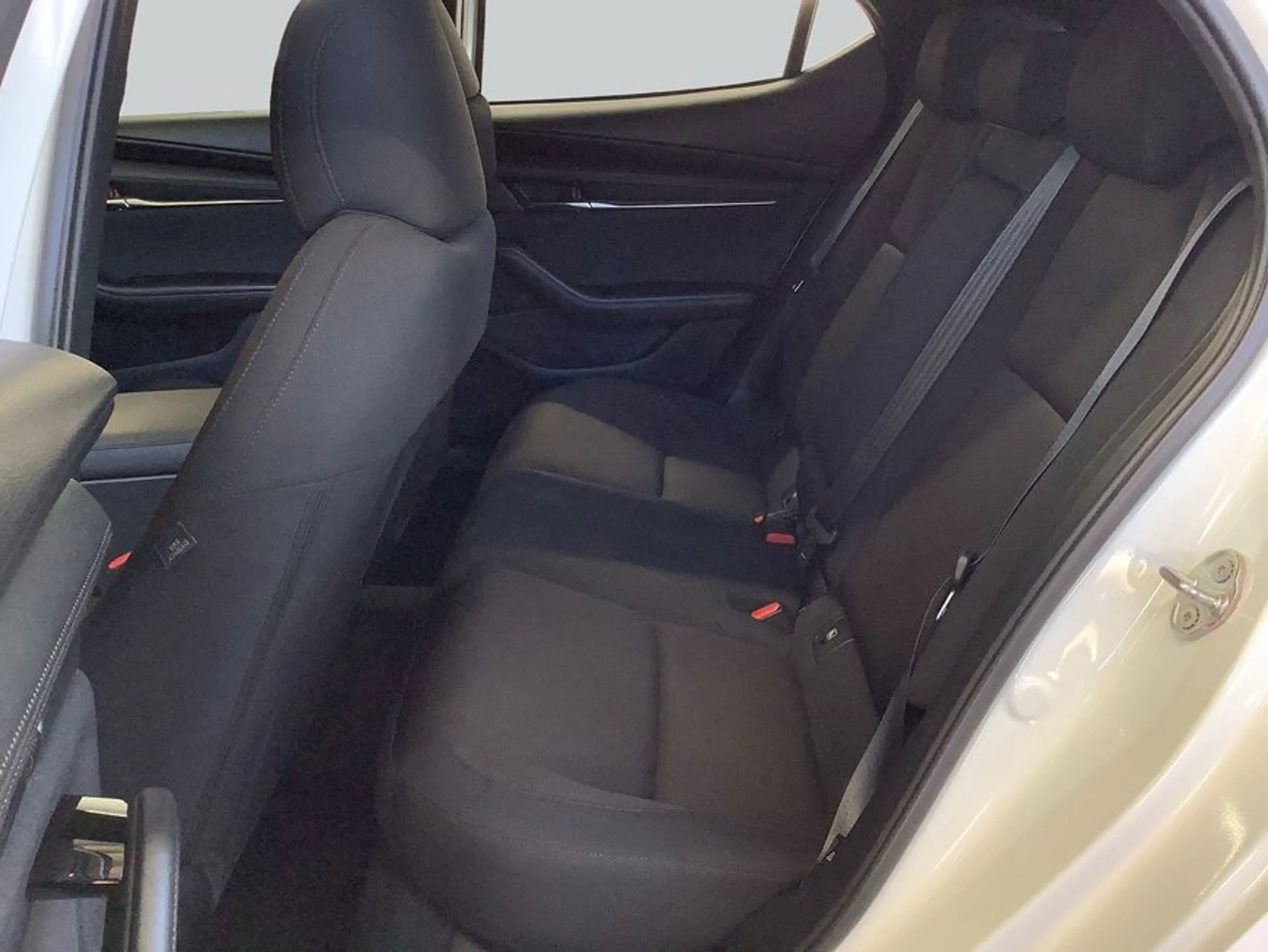 Mazda 3 e-SKYACTIV-G 2.0 M HYBRID SELECTION WKR — photo 11