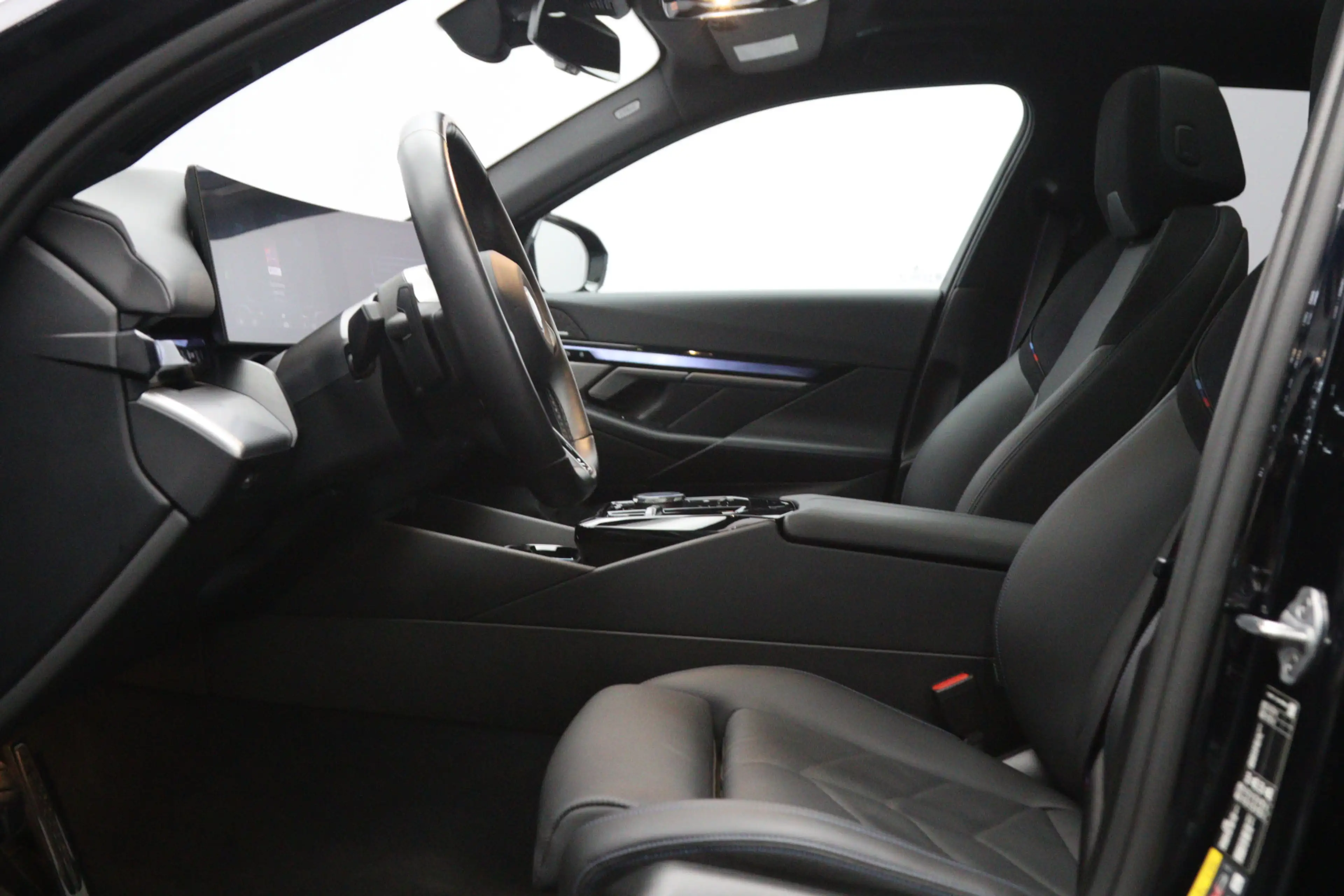 BMW i5 Touring eDrive40 M Sport Edition 84 kWh 340 PK, SO — photo 10