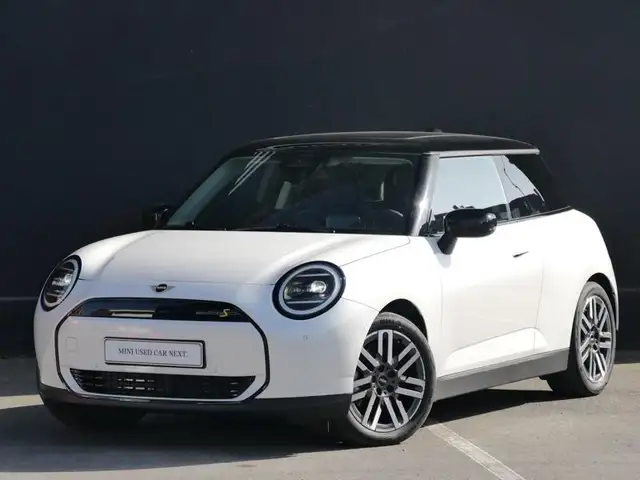 MINI Cooper SE Classic Trim Pack M