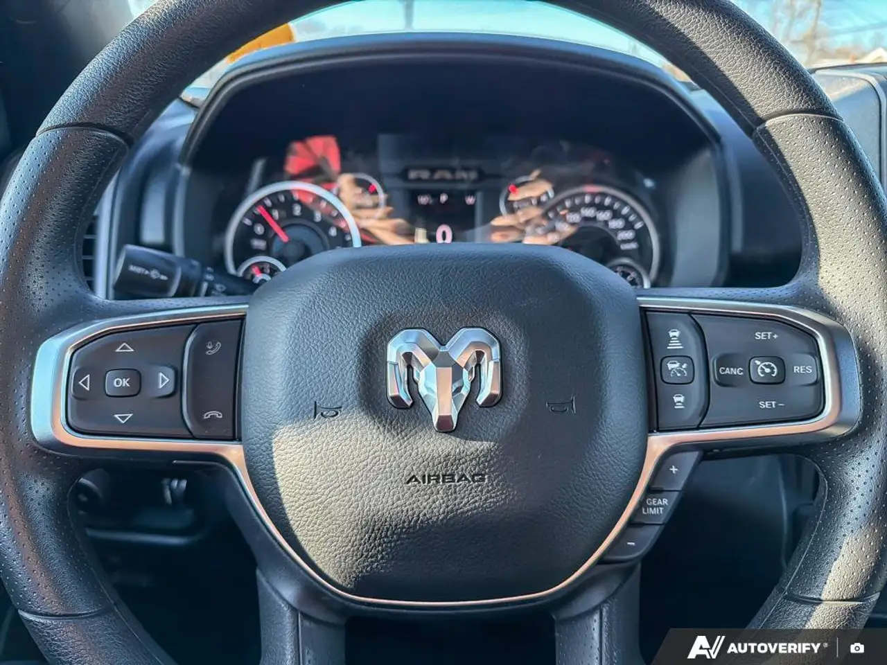 RAM 1500 снимка RAM 1500