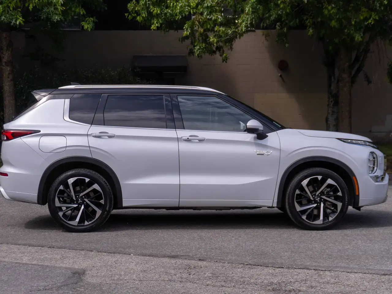 Mitsubishi Outlander снимка Mitsubishi Outlander