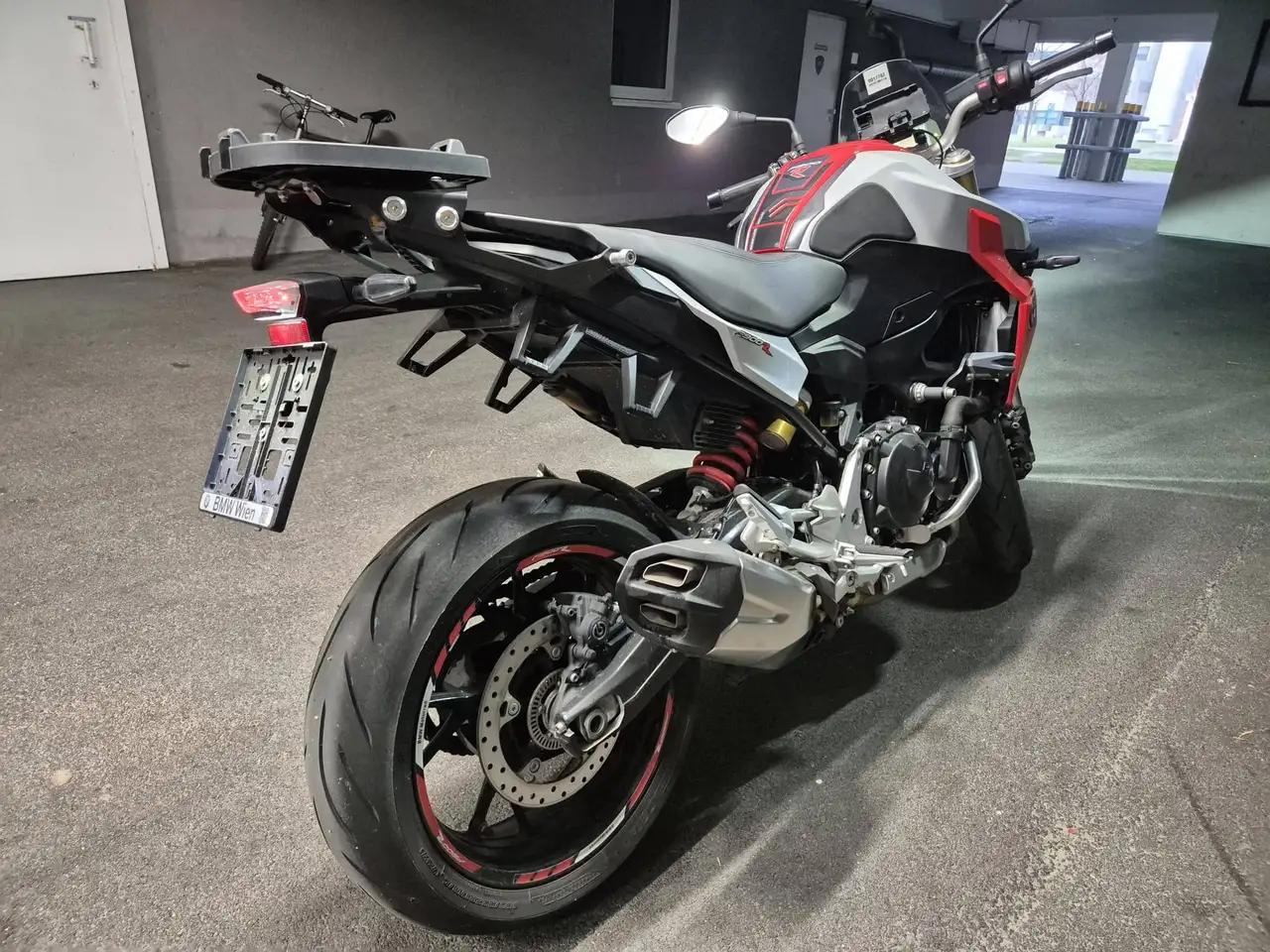 BMW F 900 R