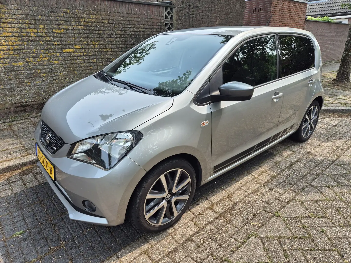SEAT Mii 1.0 FR Connect Grijs - 1
