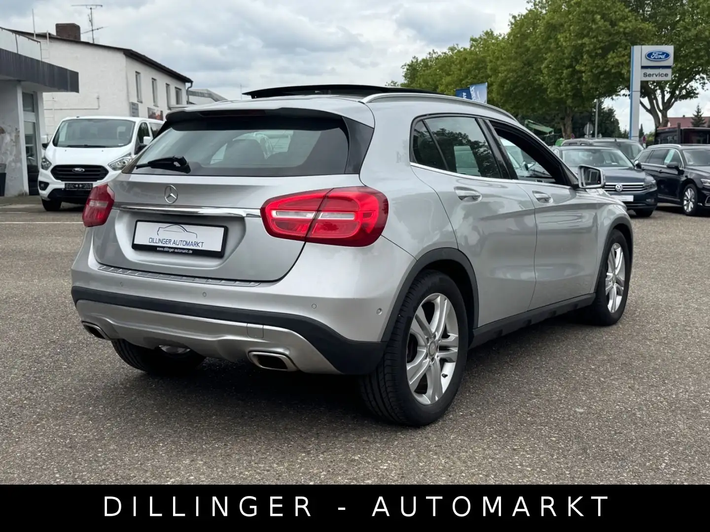 Mercedes-Benz GLA 250 7G-Tro Panorama LED TotWin Kam Shz Navi Argintiu - 2
