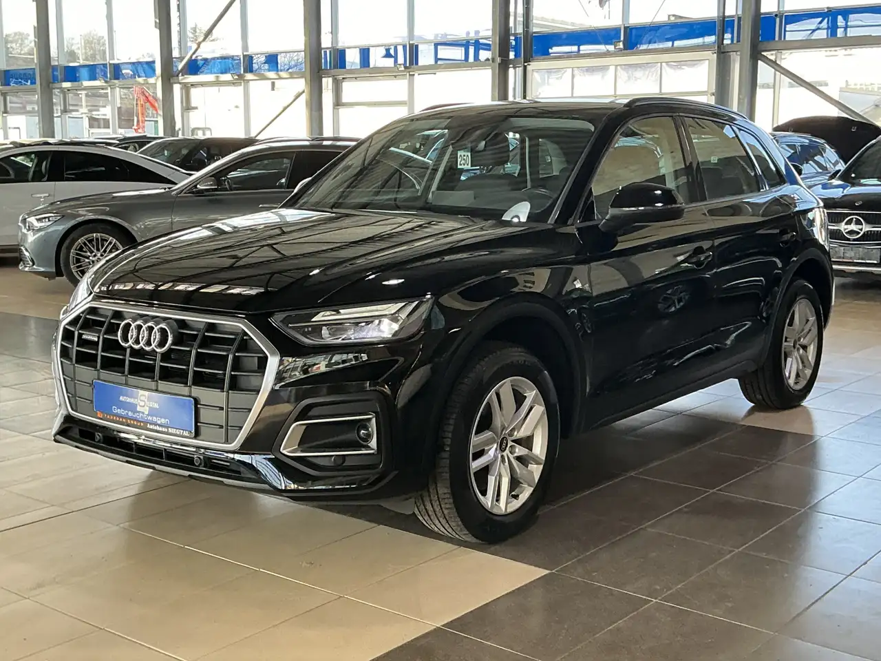 AUDI Q5 50 TFSI E QUATTRO - 299ch -98 719KMS - 98.7% SOH - ATTELAGE - CAMÉRA D'AIDE AU STATIONNEMENT - HAYON ARRIÈRE ÉLECTRIQUE - VOLANT EN CUIR