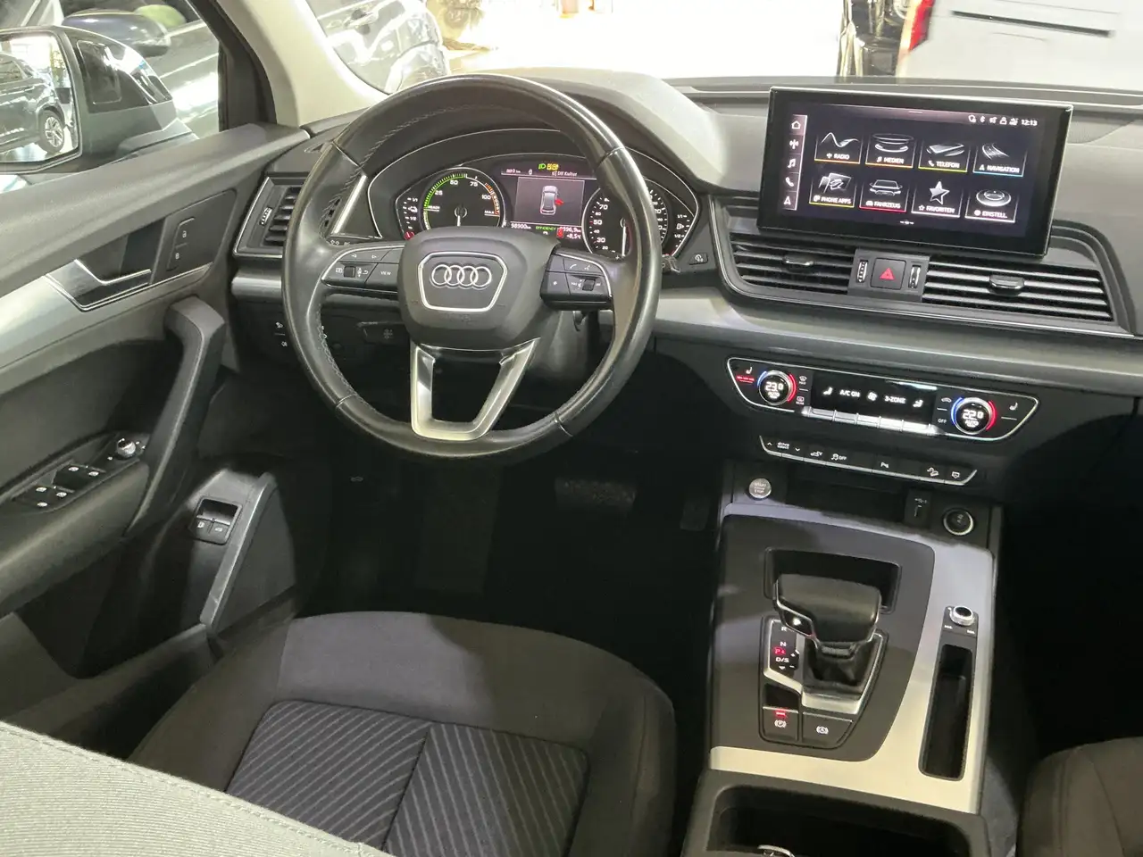 AUDI Q5 50 TFSI E QUATTRO - 299ch -98 719KMS - 98.7% SOH - ATTELAGE - CAMÉRA D'AIDE AU STATIONNEMENT - HAYON ARRIÈRE ÉLECTRIQUE - VOLANT EN CUIR
