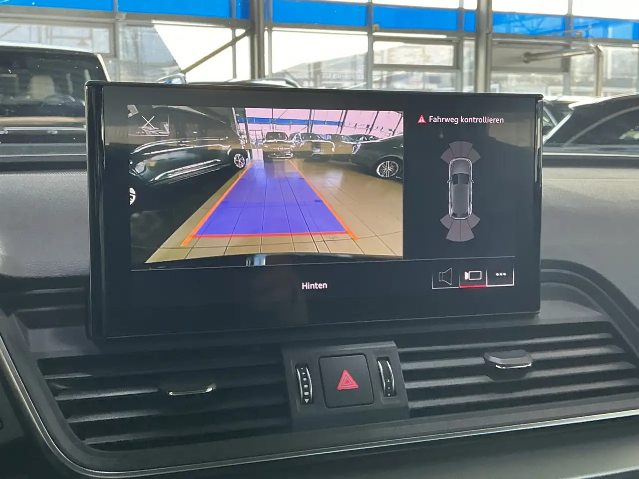 AUDI Q5 50 TFSI E QUATTRO - 299ch -98 719KMS - 98.7% SOH - ATTELAGE - CAMÉRA D'AIDE AU STATIONNEMENT - HAYON ARRIÈRE ÉLECTRIQUE - VOLANT EN CUIR