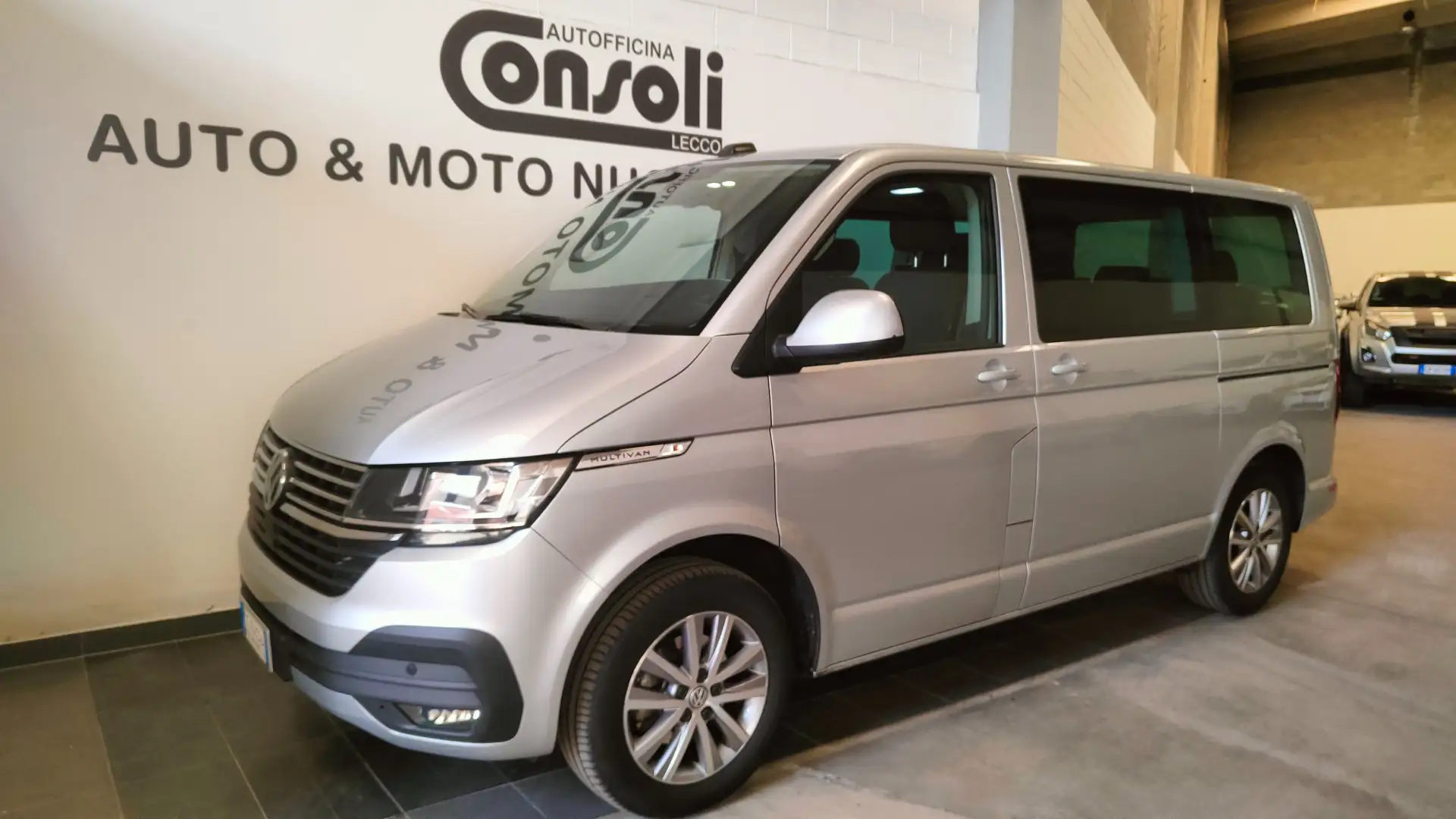 Volkswagen T6.1 Multivan Multivan 2.0tdi Comfortline dsg doppia porta srebrna - 2