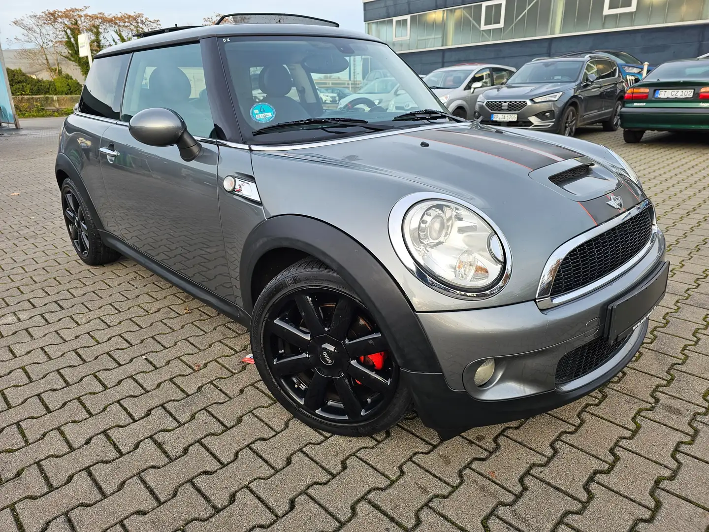 MINI Cooper S MINI,Leder Navi,Xenon,Pannoramadach,Alu,PDC,Sport Grijs - 2