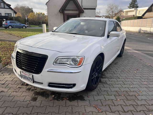 Chrysler 300C 3.6 VVT mit 20Zoll HellCat Felgen
