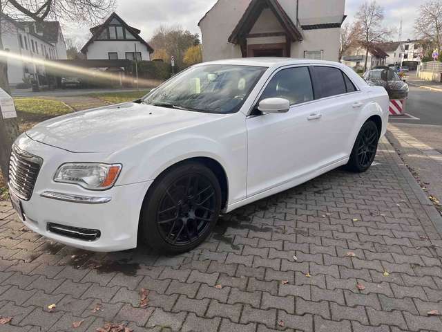 Imagine Chrysler 300C 3.6 VVT mit 20Zoll HellCat Felgen